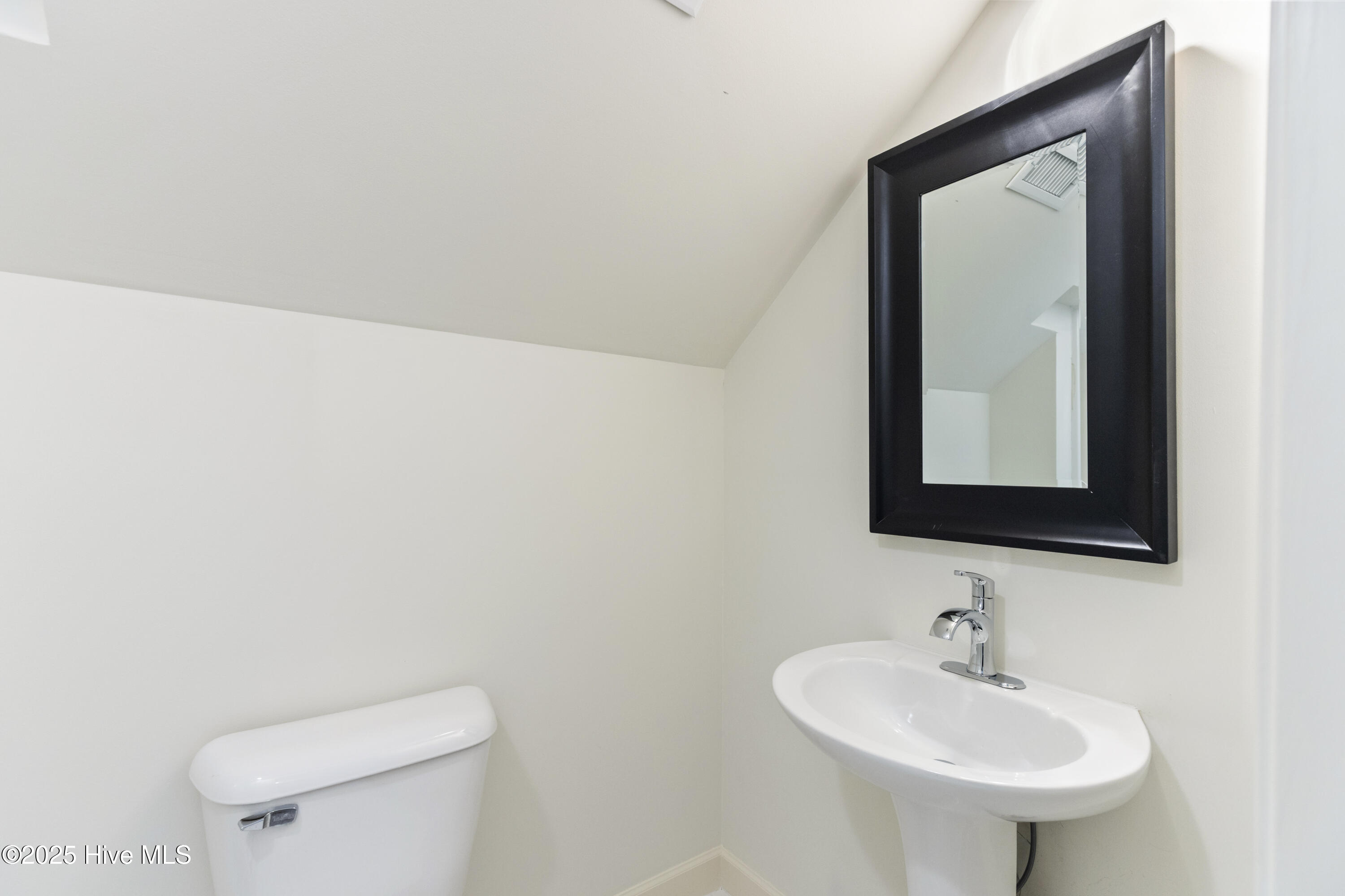 100539771 | Photo 14