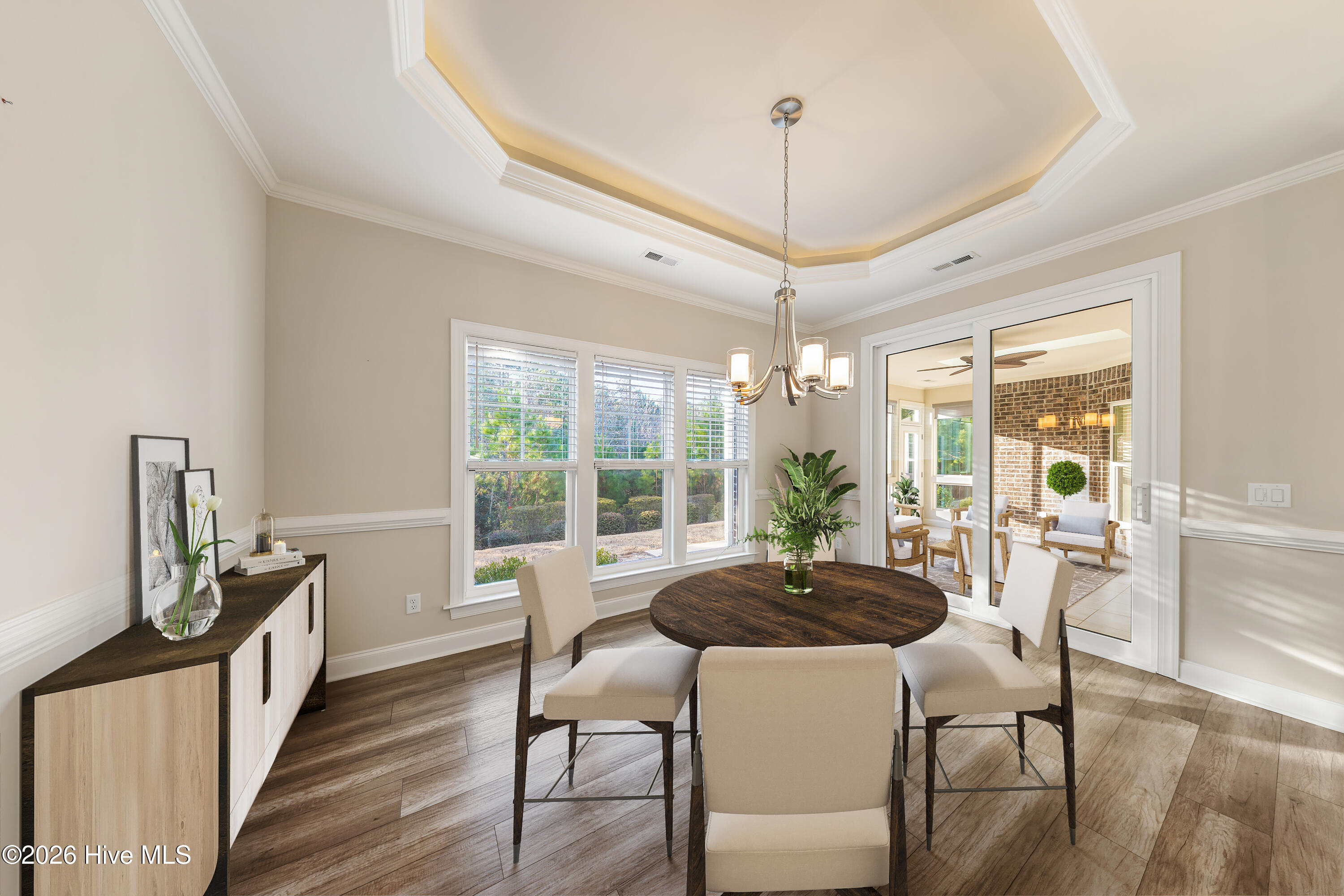 100536175 | Photo 16