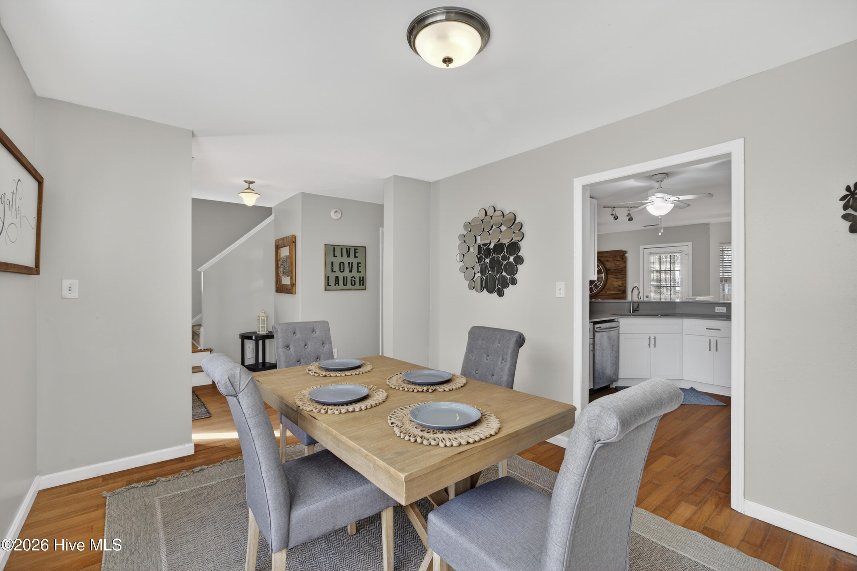 100550573 | Photo 10