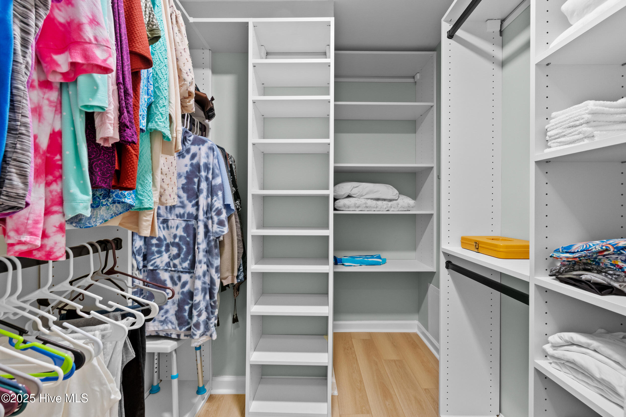 100557109 | Photo 18