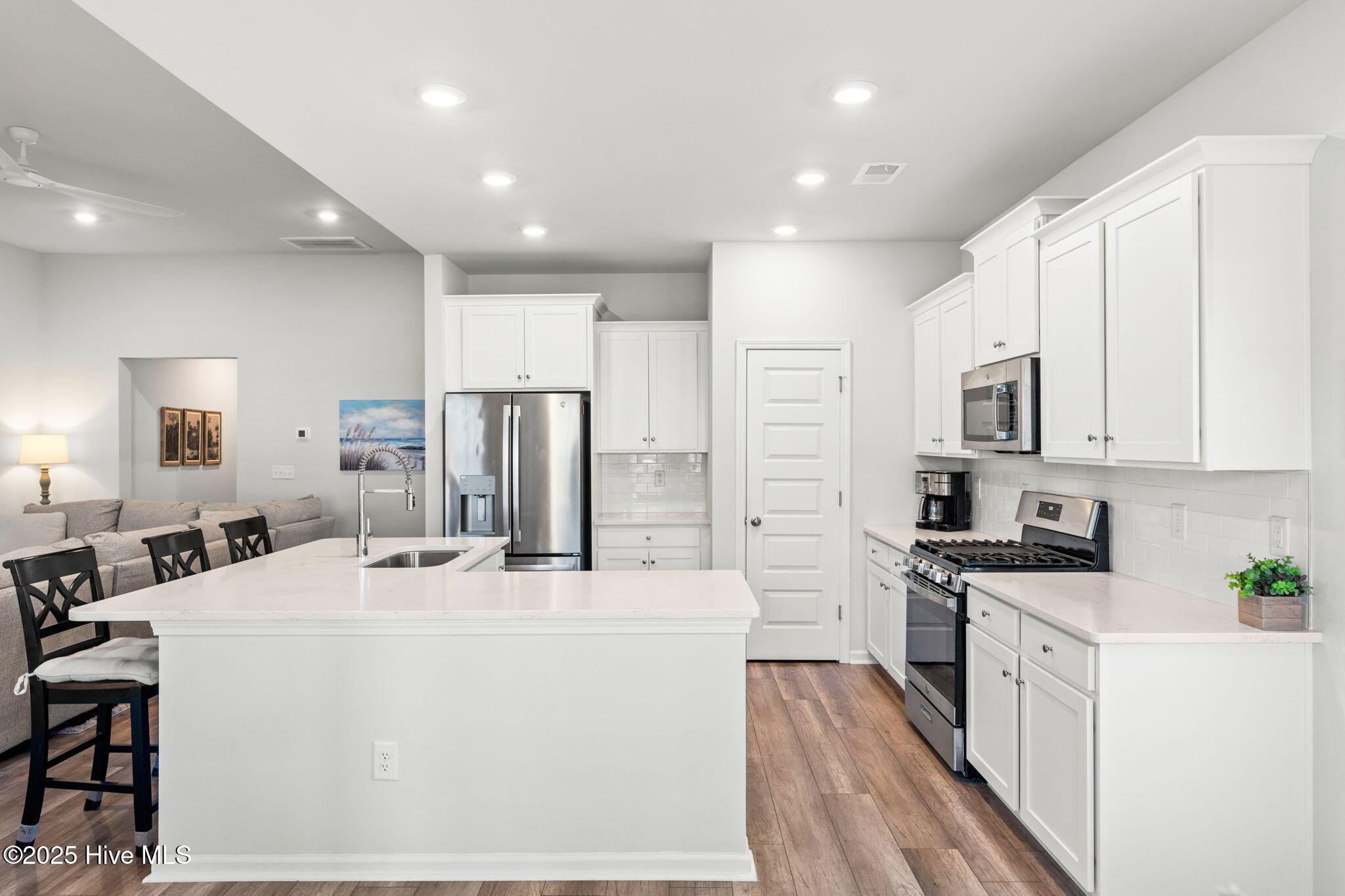 100495537 | Photo 15