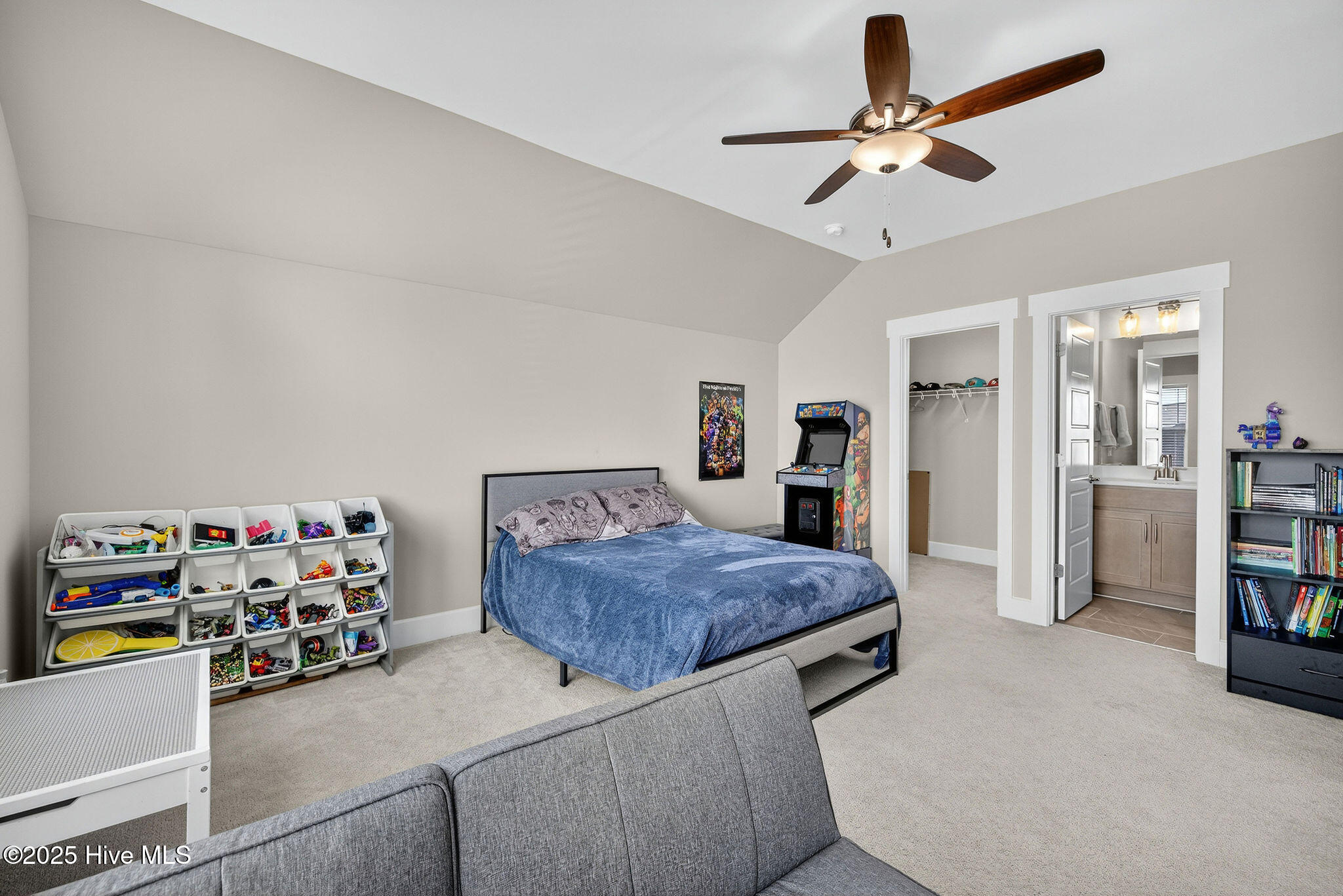 447 Beaumont Oaks Drive, Wilmington, NC 28411 – photo 20: Bedroom 2 (2nd en suite).1 - 447 Beaumon