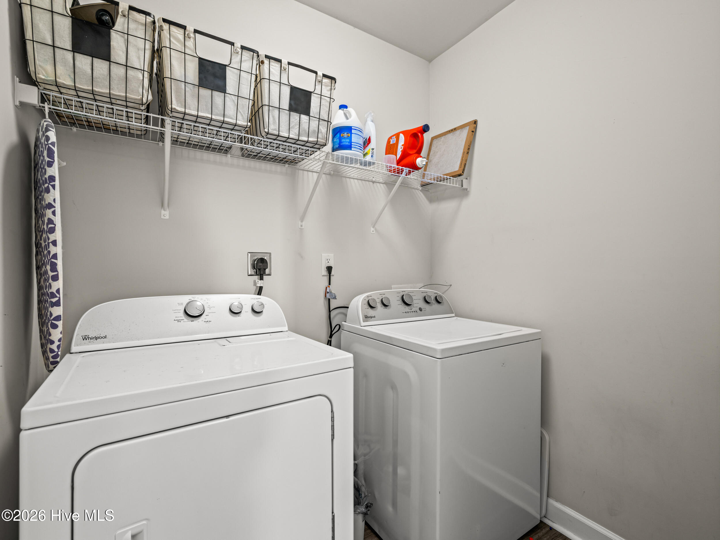 100565211 | Photo 31