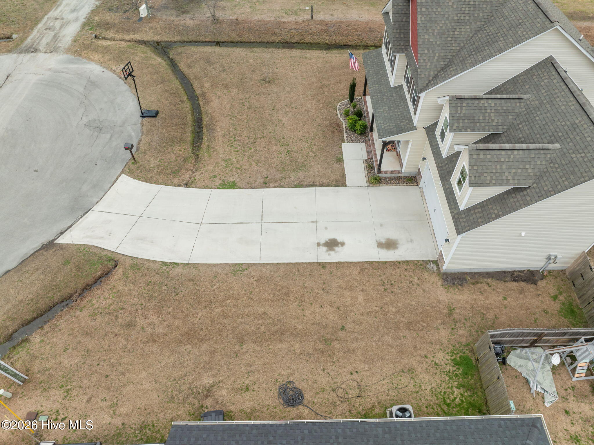 100557643 | Photo 48