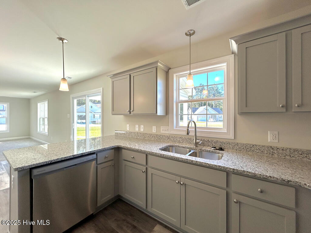 100538382 | Photo 28