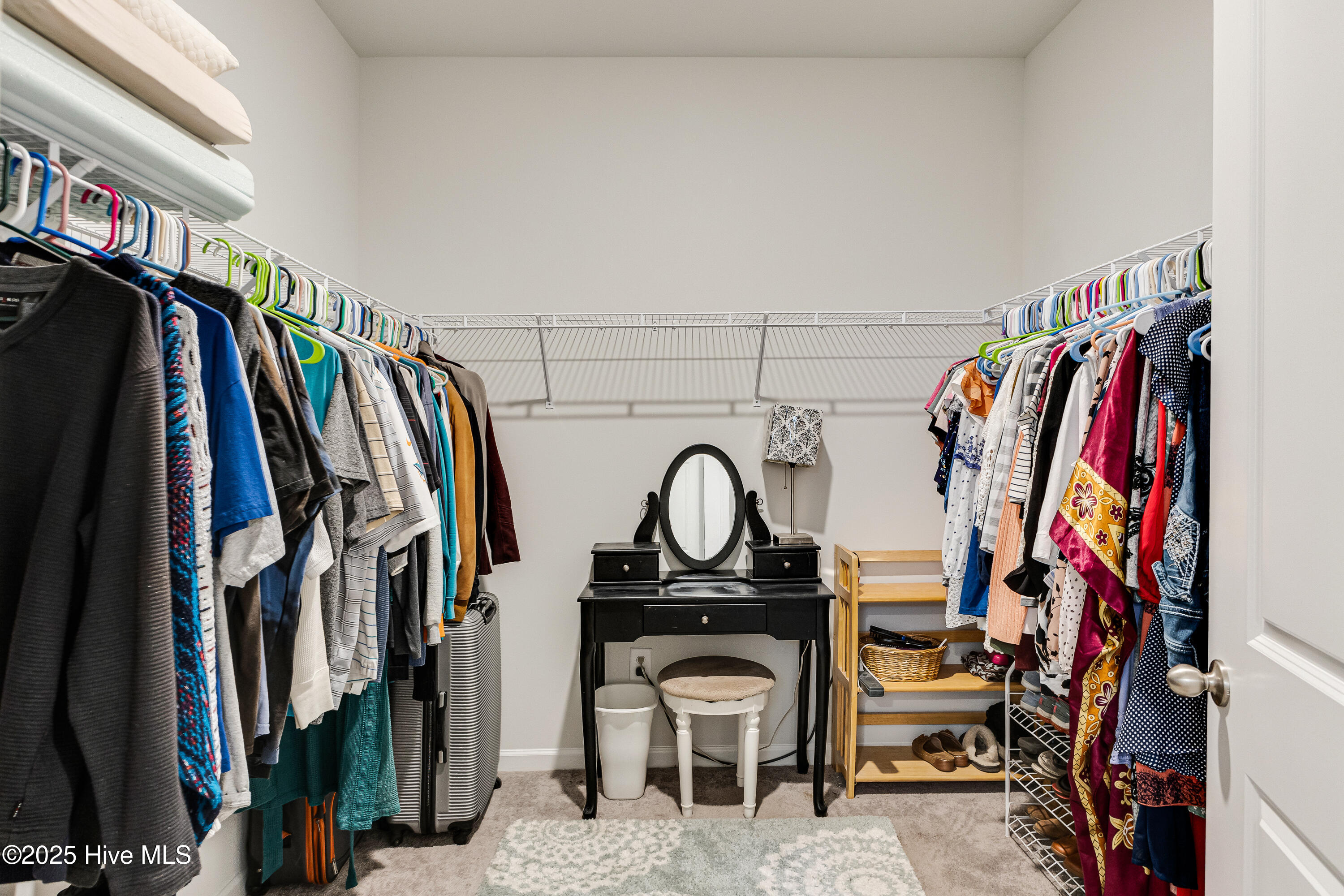 100521011 | Photo 18