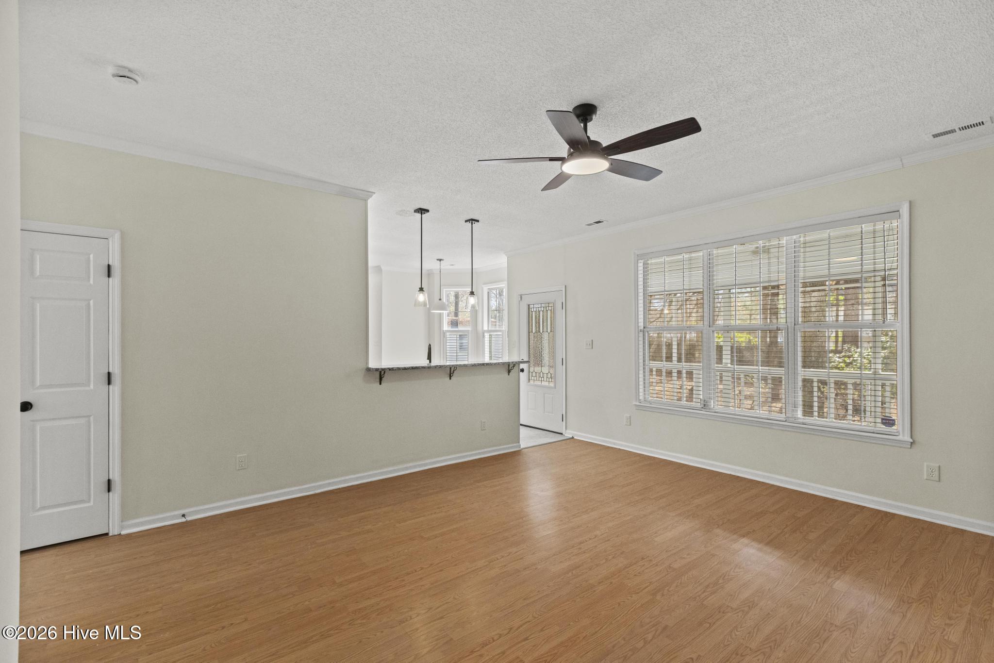 100548531 | Photo 18