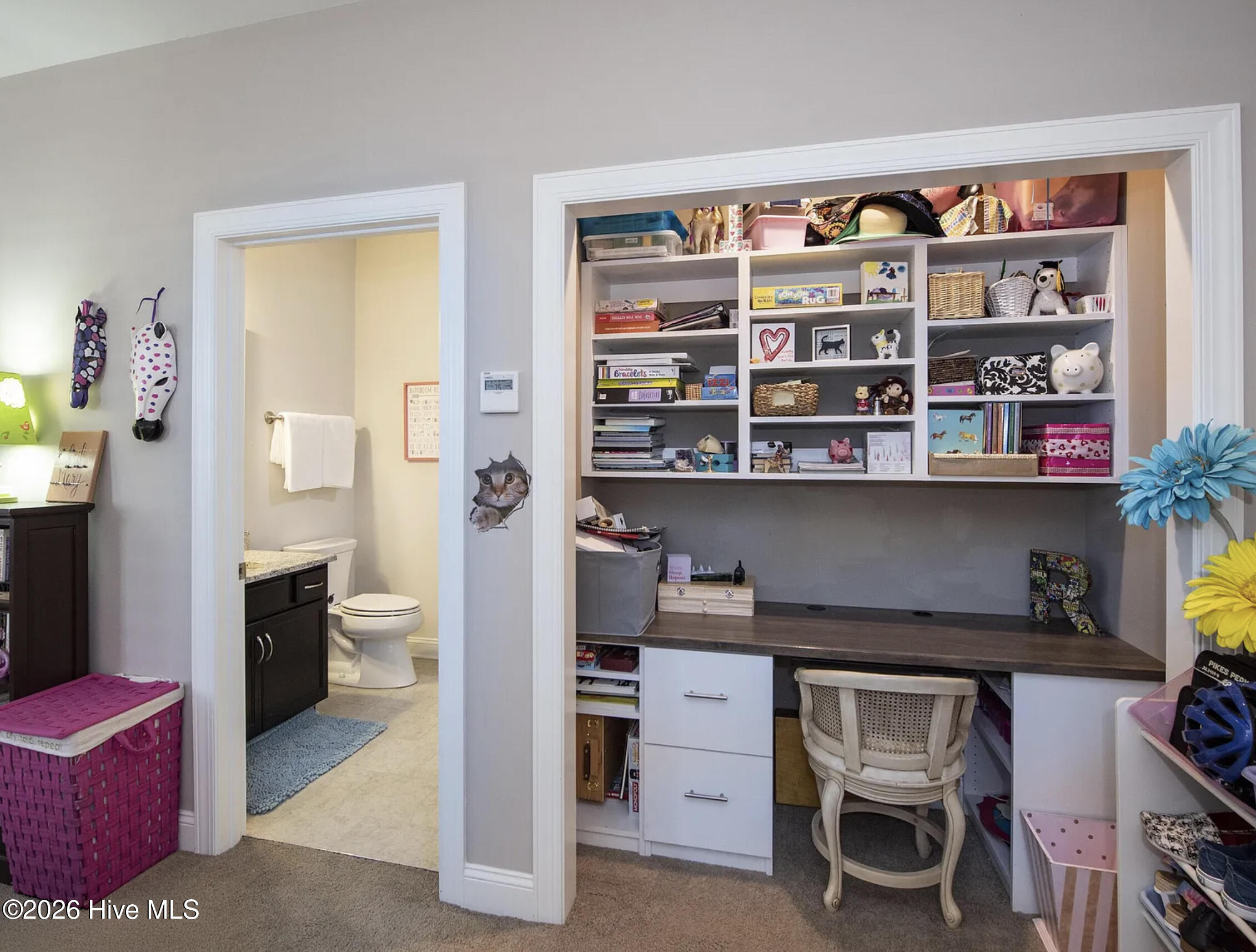 100563129 | Photo 32