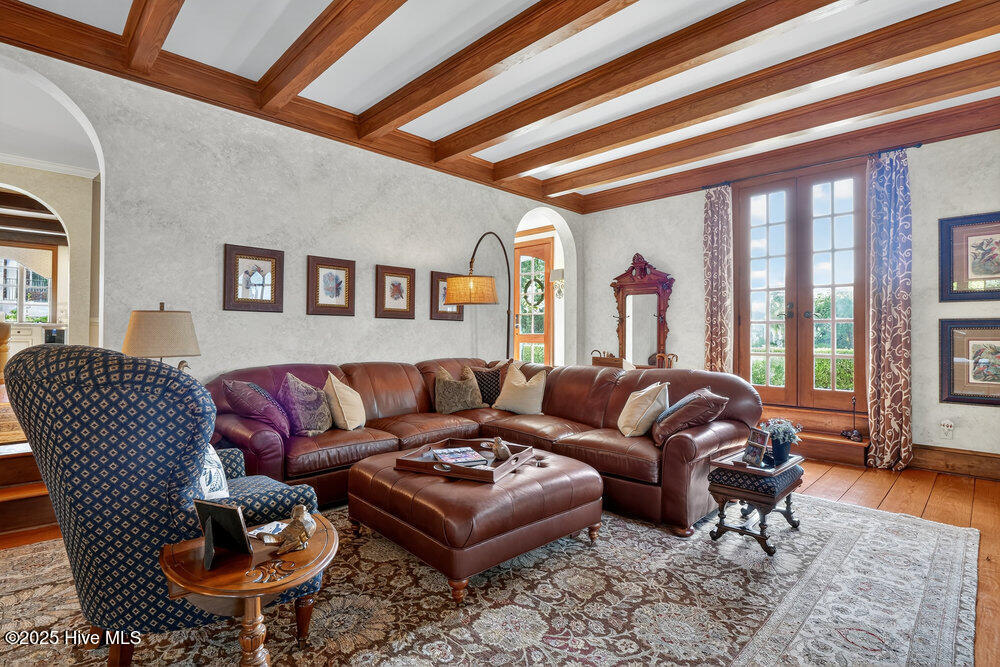 100560338 | Photo 32