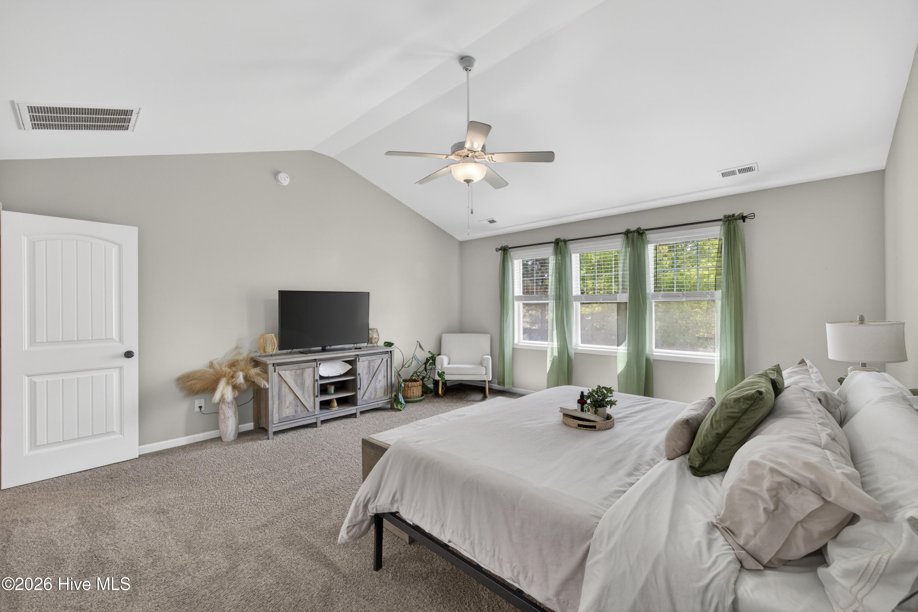 100567368 | Photo 56