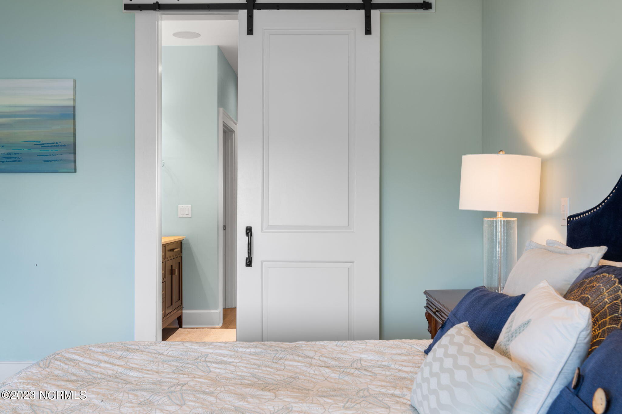 100563766 | Photo 27