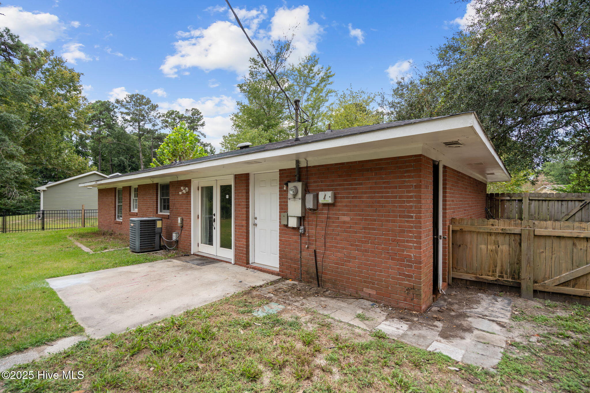 100531423 | Photo 35