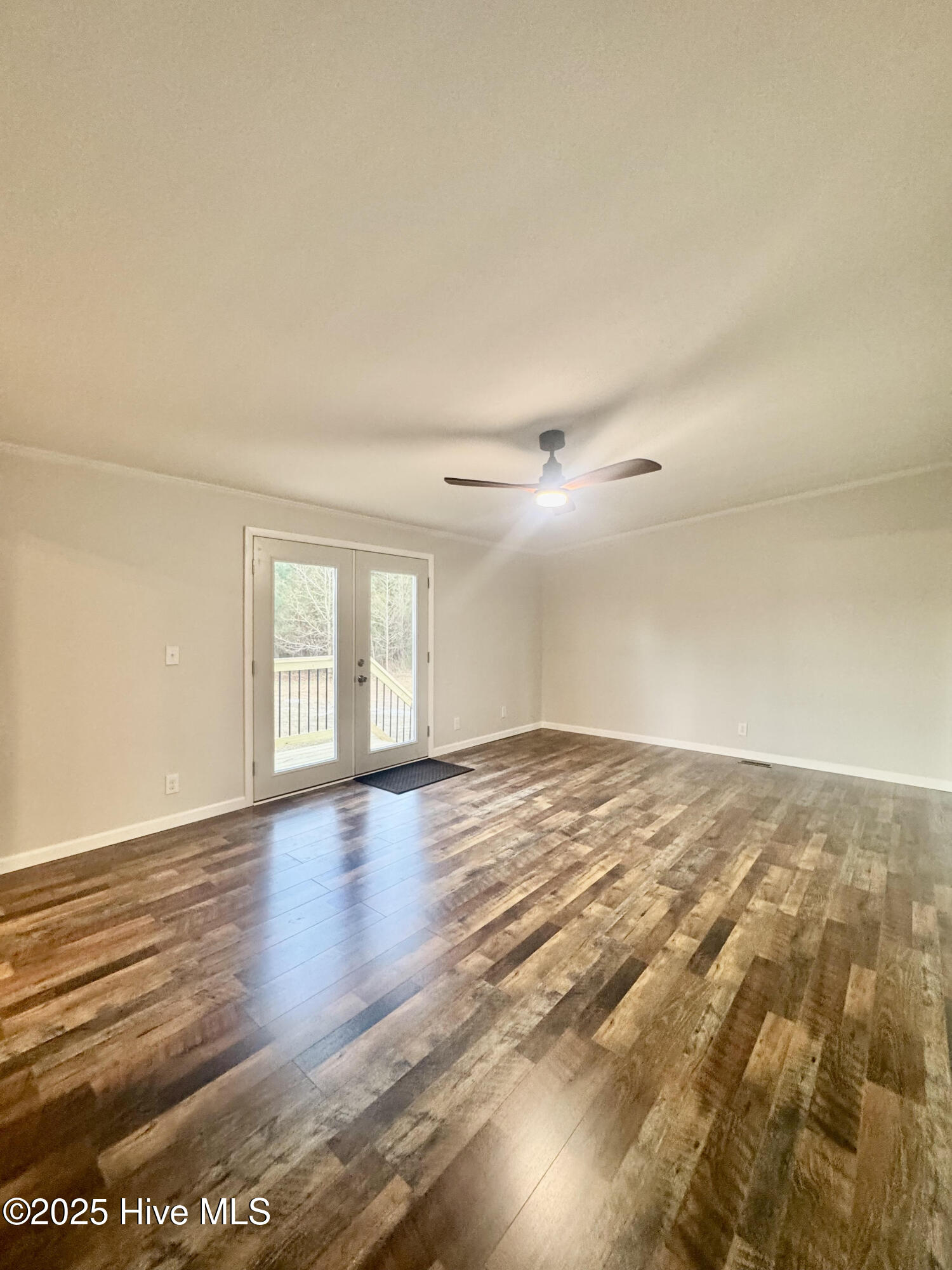 100546285 | Photo 24