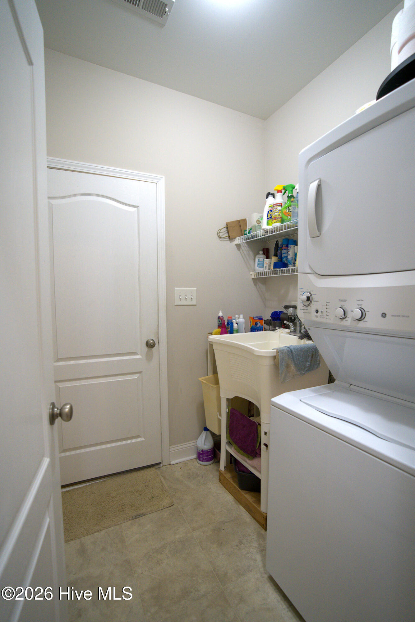 100553332 | Photo 16