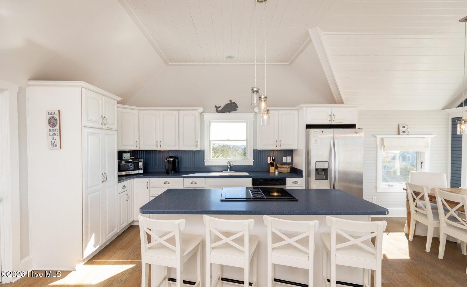 100566503 | Photo 15