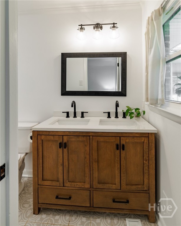 1070 Sunnyside Drive