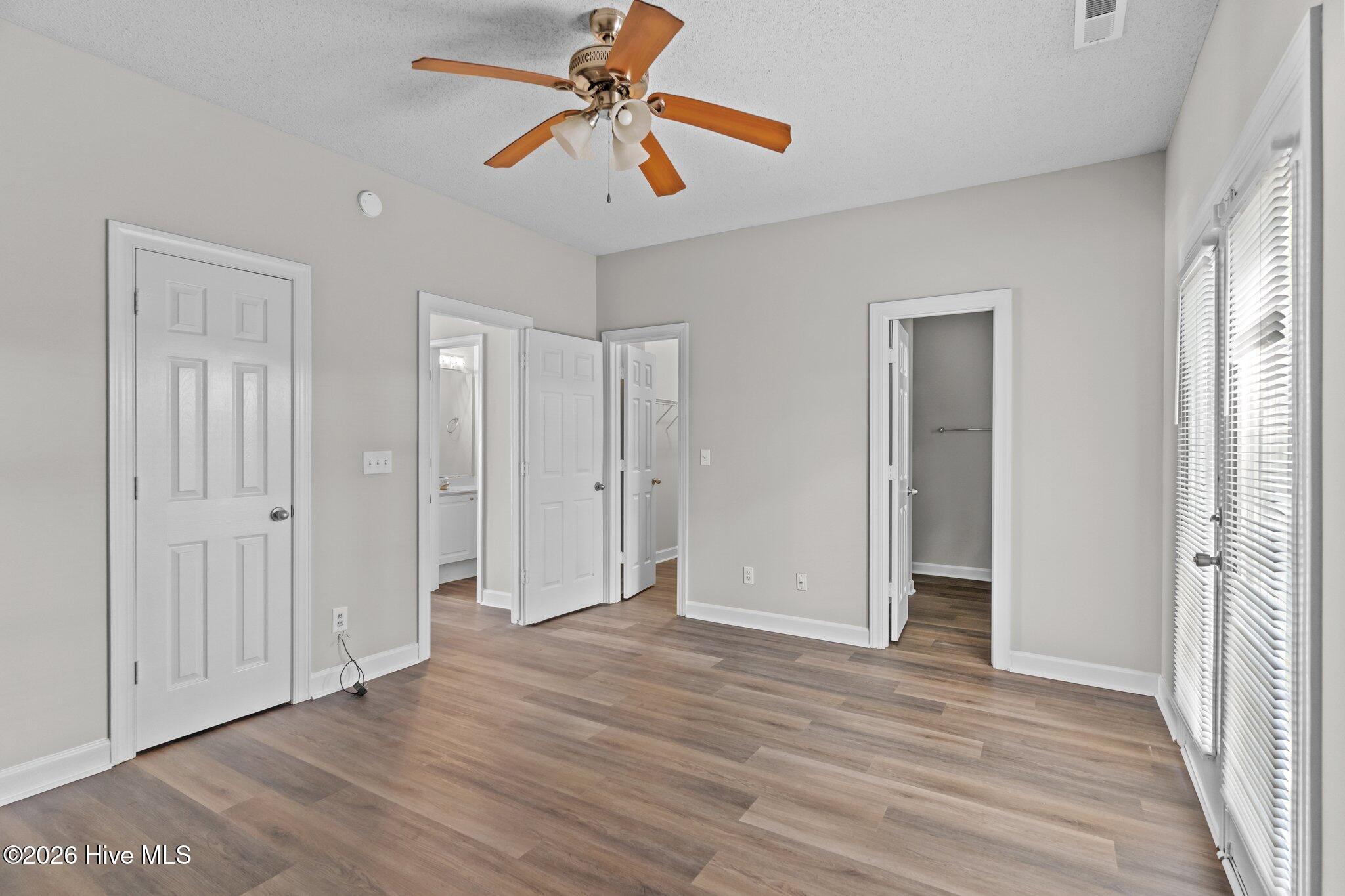 100553986 | Photo 11