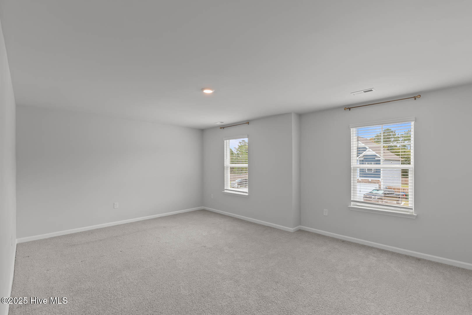 100538929 | Photo 27