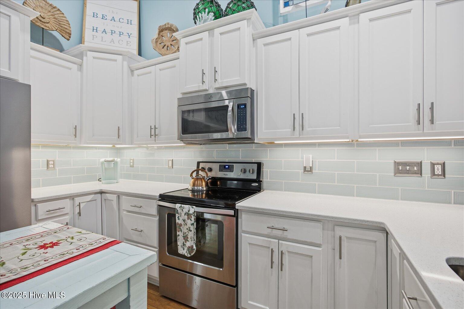 100546689 | Photo 11