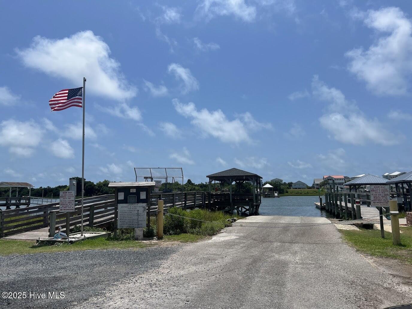 100565495 | Photo 49