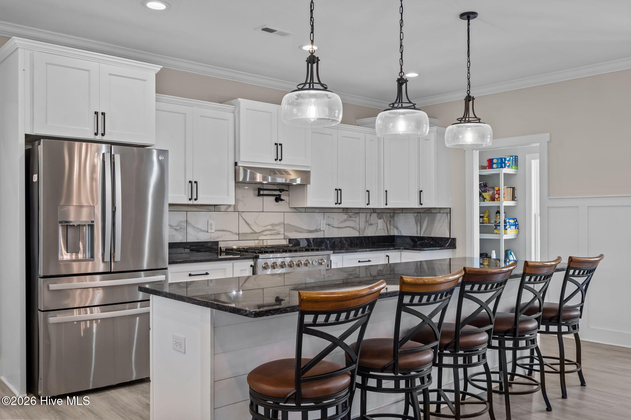 100564402 | Photo 10