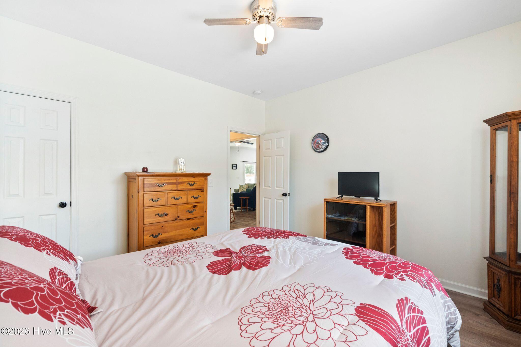 100570513 | Photo 27