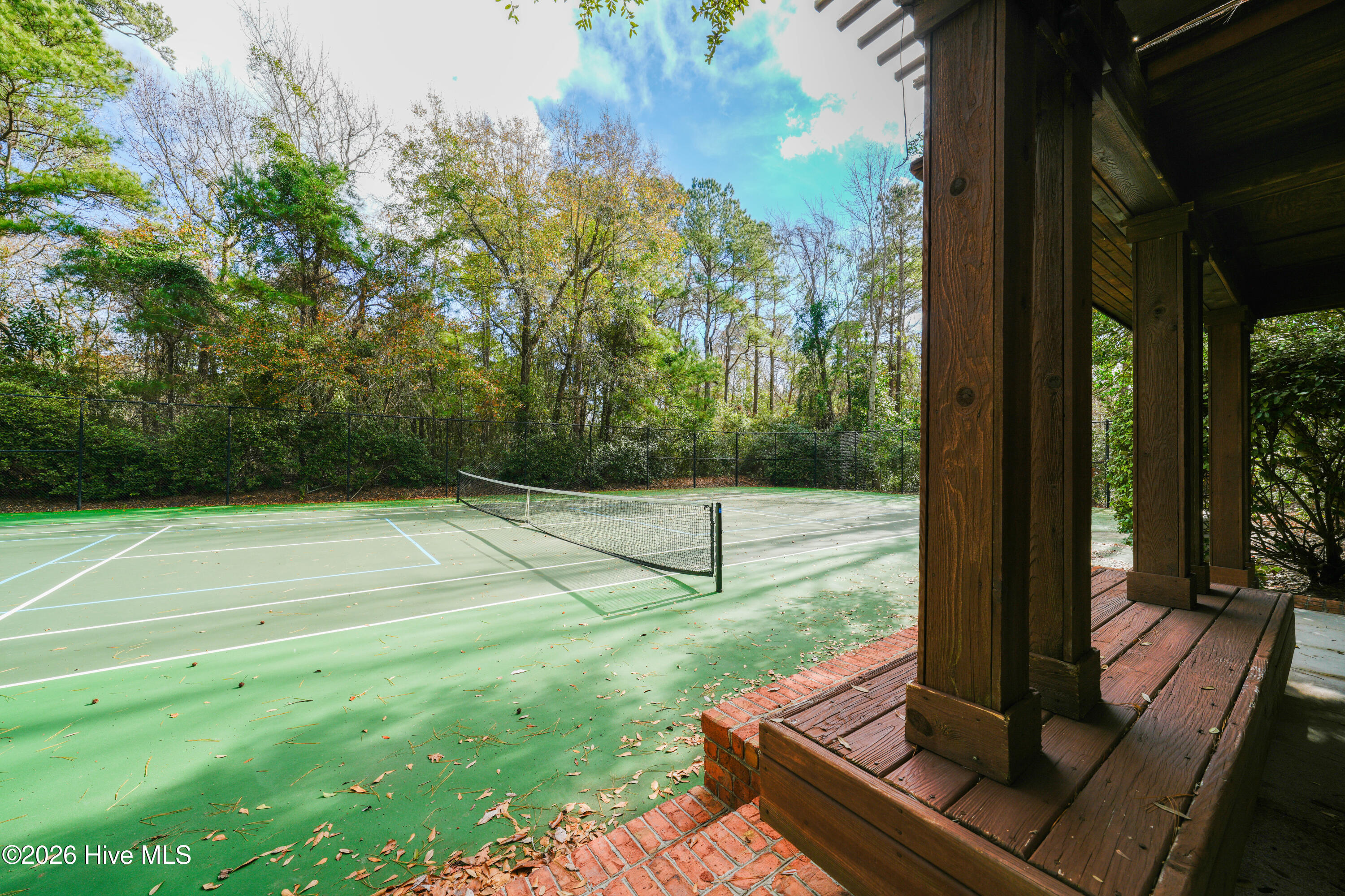 100549444 | Photo 78