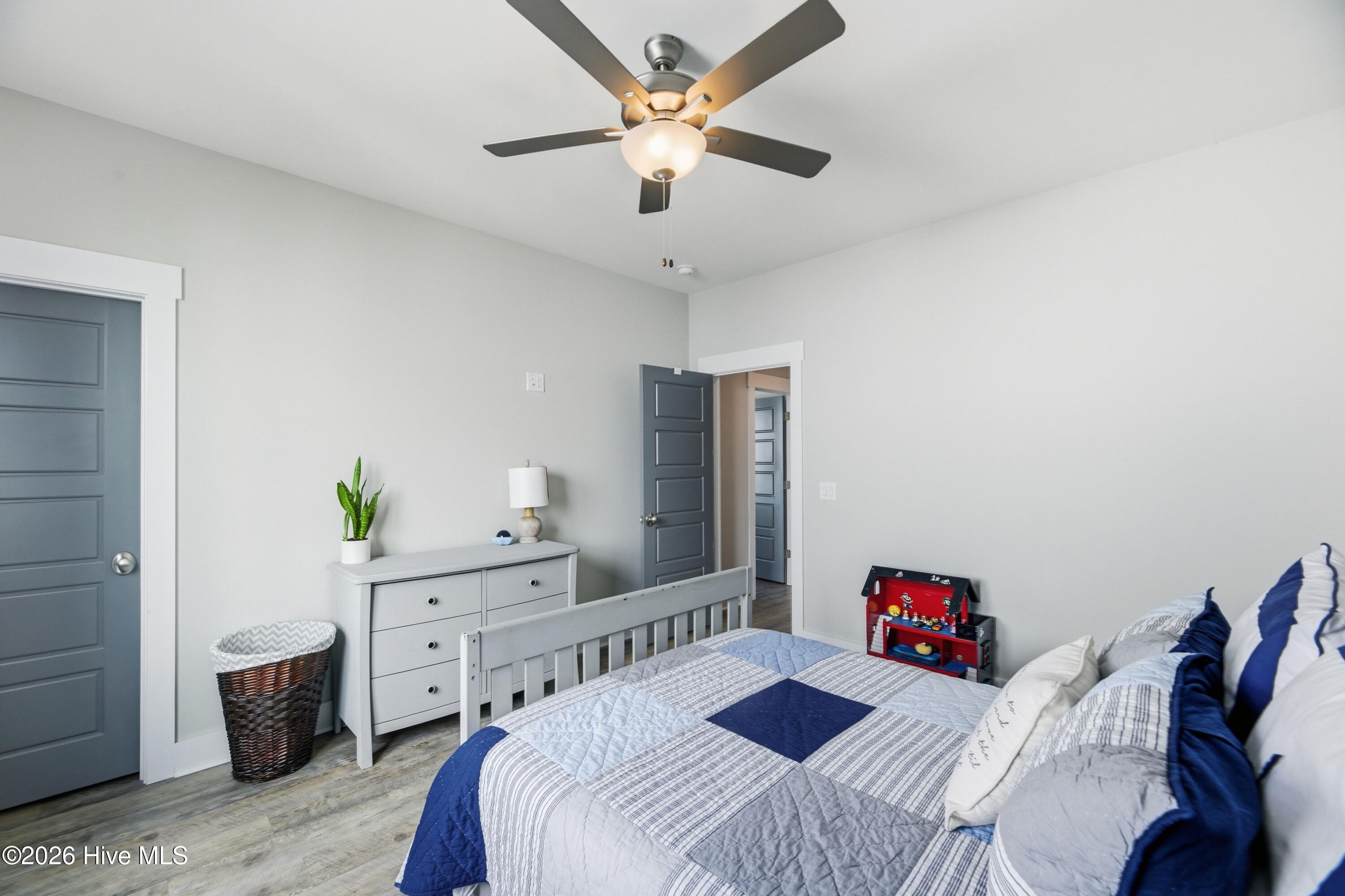 100564448 | Photo 33