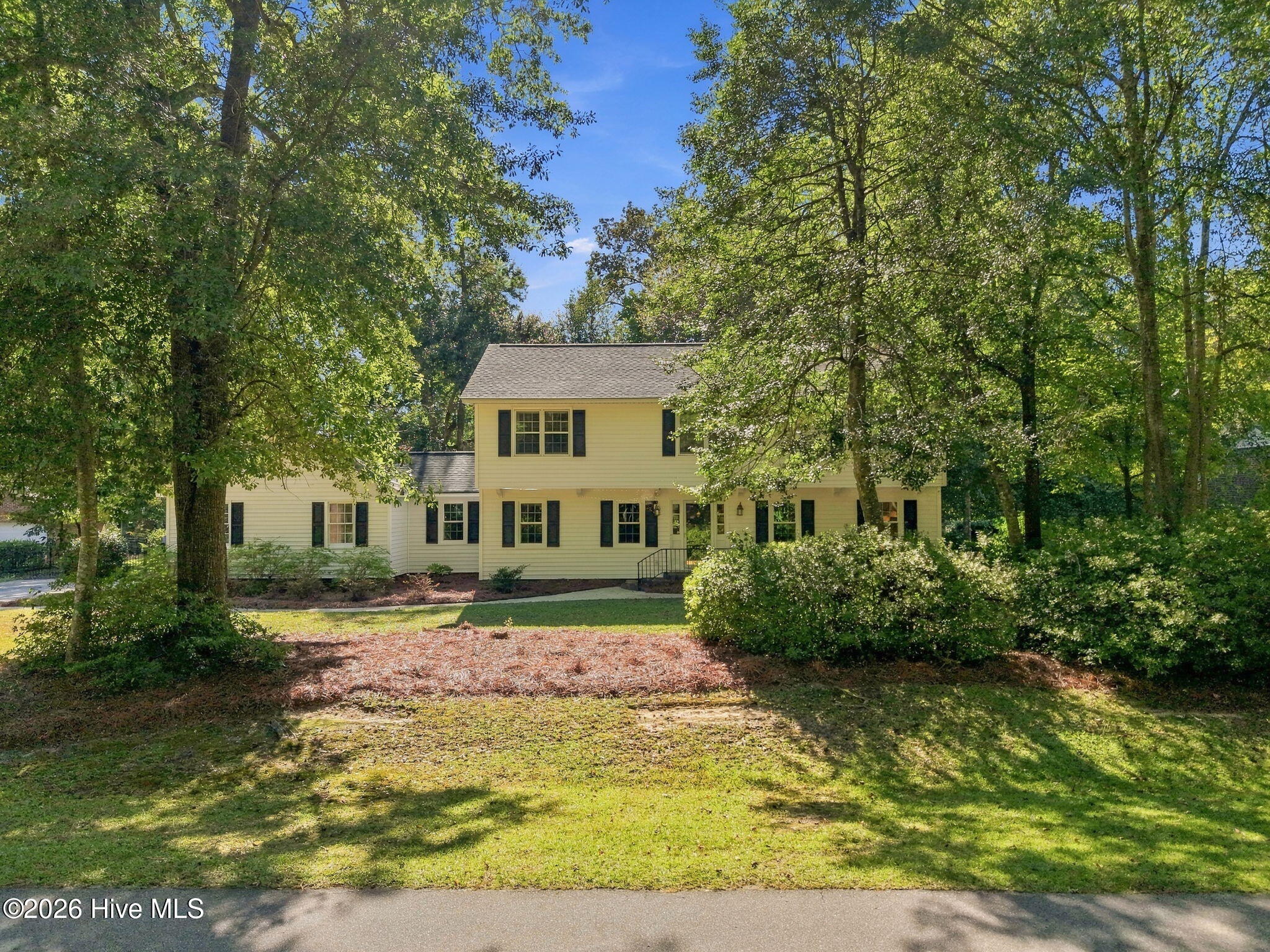 Photo 4 of Single family home for sale at 423 Lee St, Greenville, NC 27858 | MLS# 100608344 | Listing updated on 2026-10-07