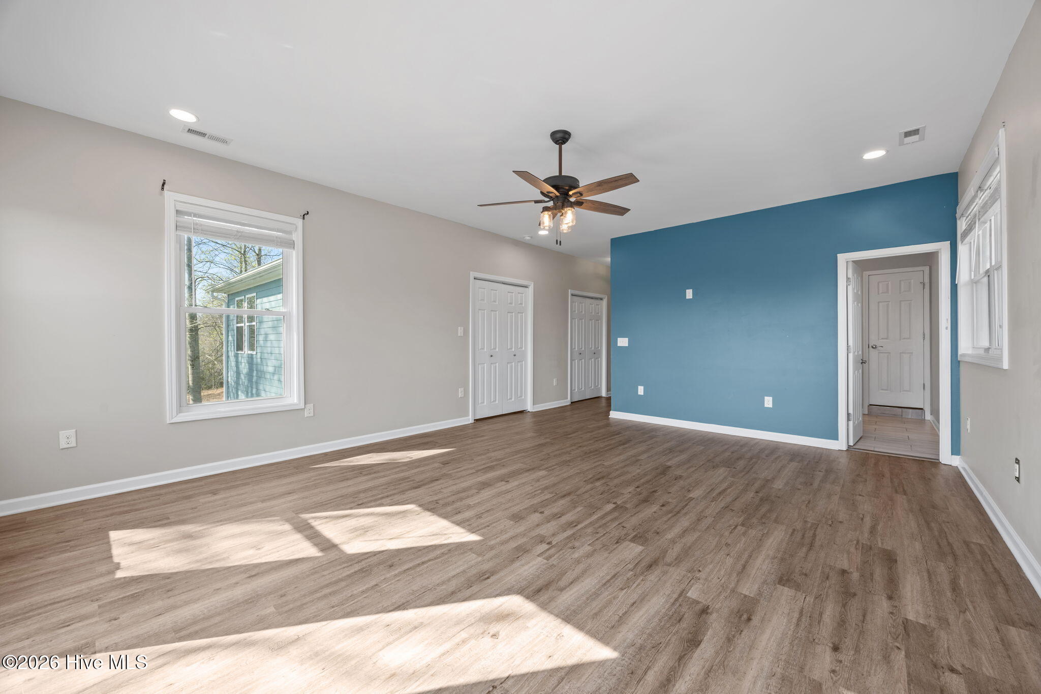 100562529 | Photo 29