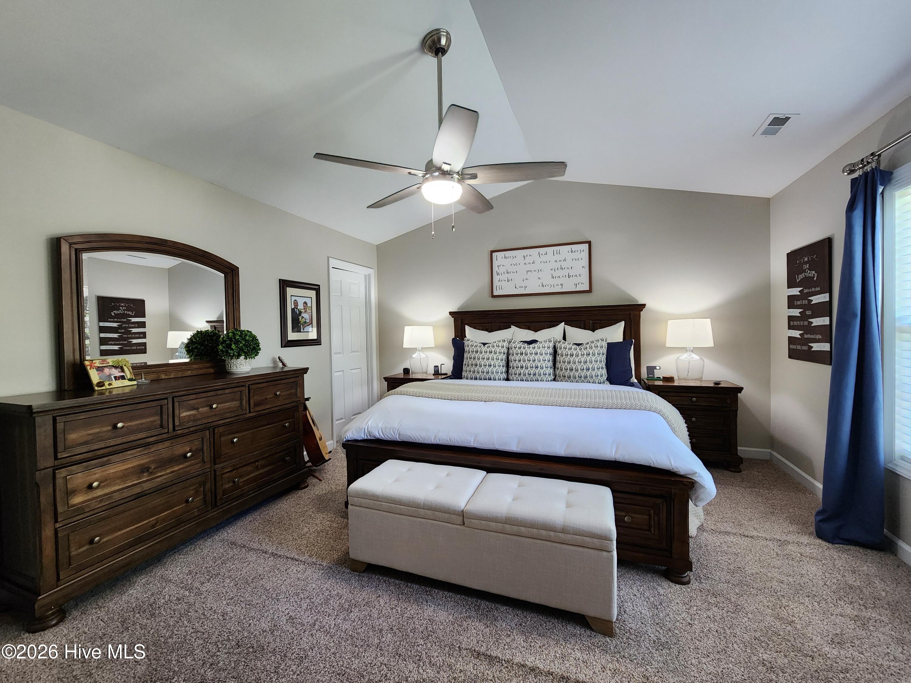 100570364 | Photo 29