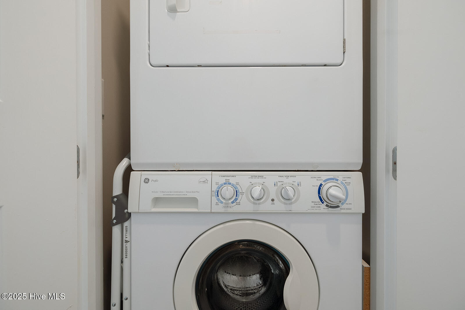 100536787 | Photo 27