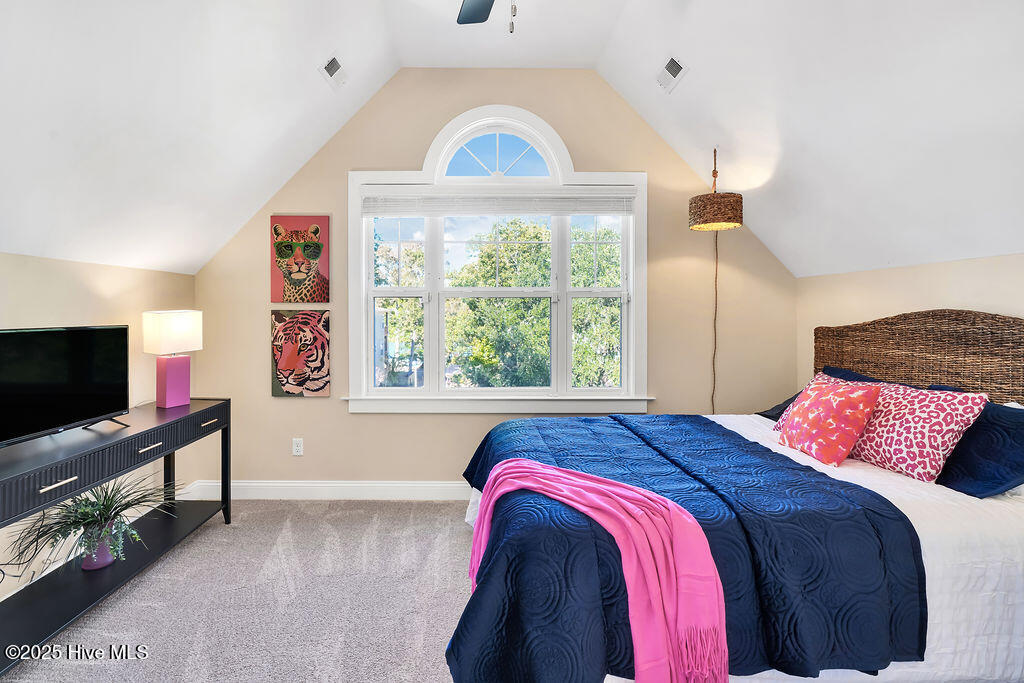 100539026 | Photo 54