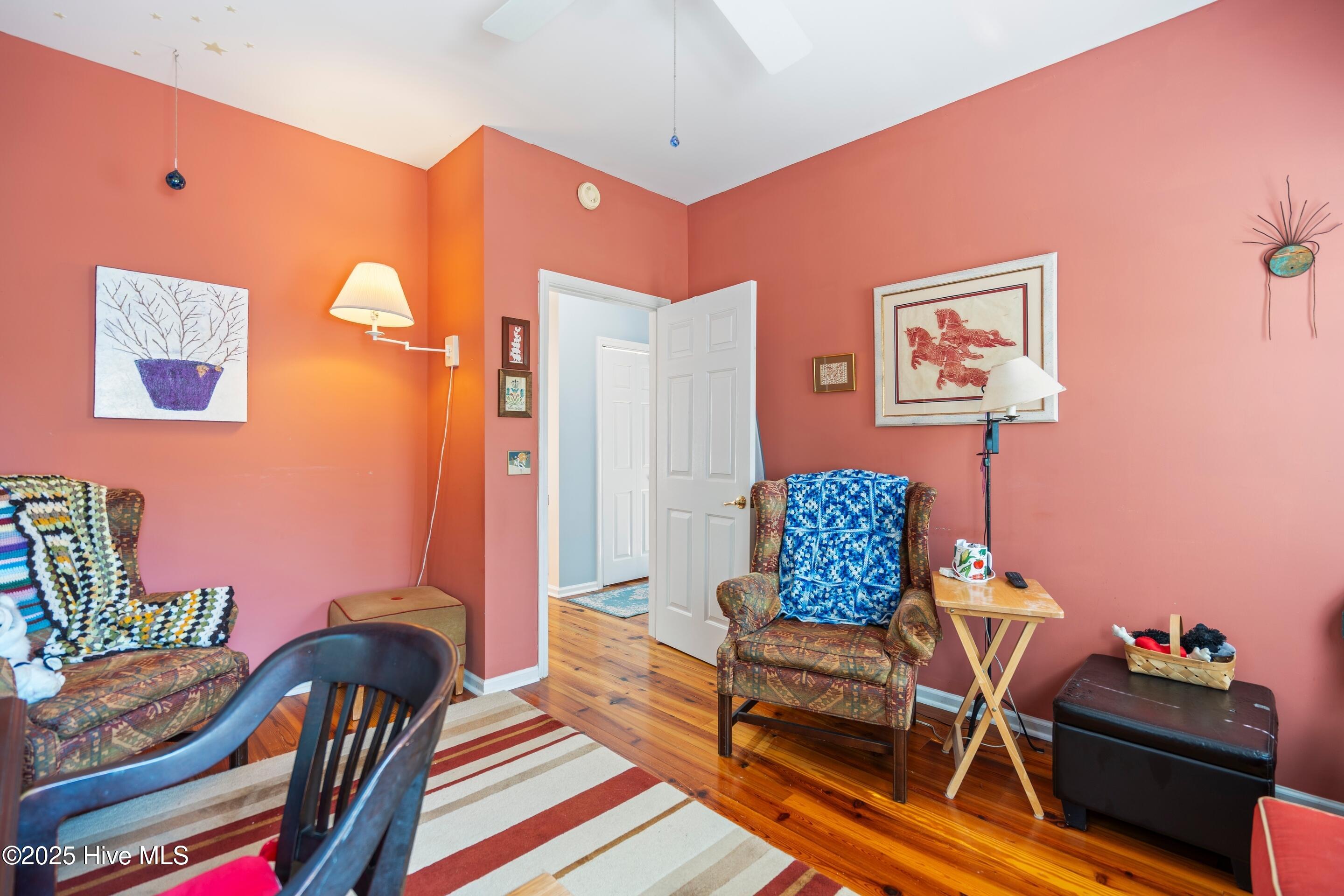 100535794 | Photo 22