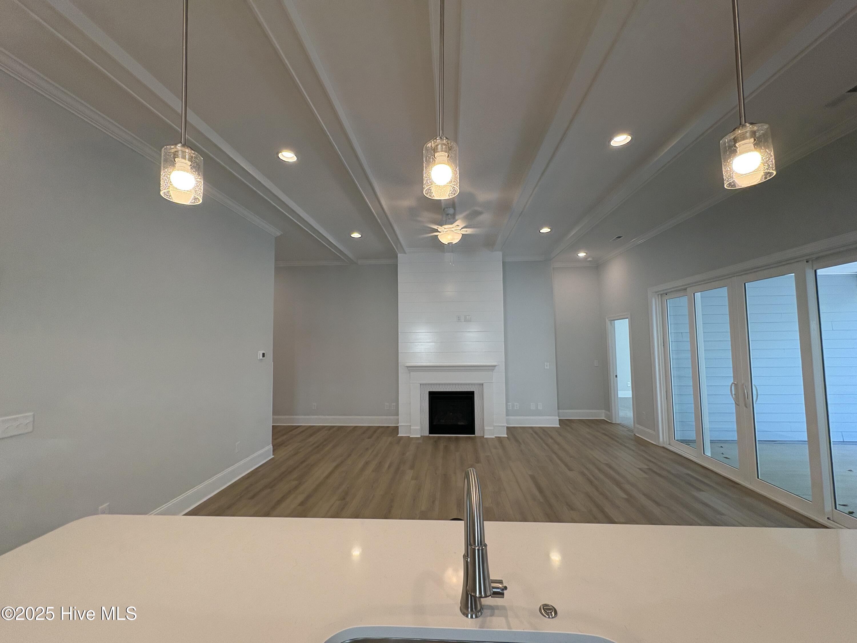 100539800 | Photo 13