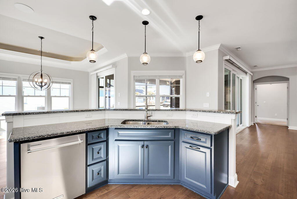 100555055 | Photo 13