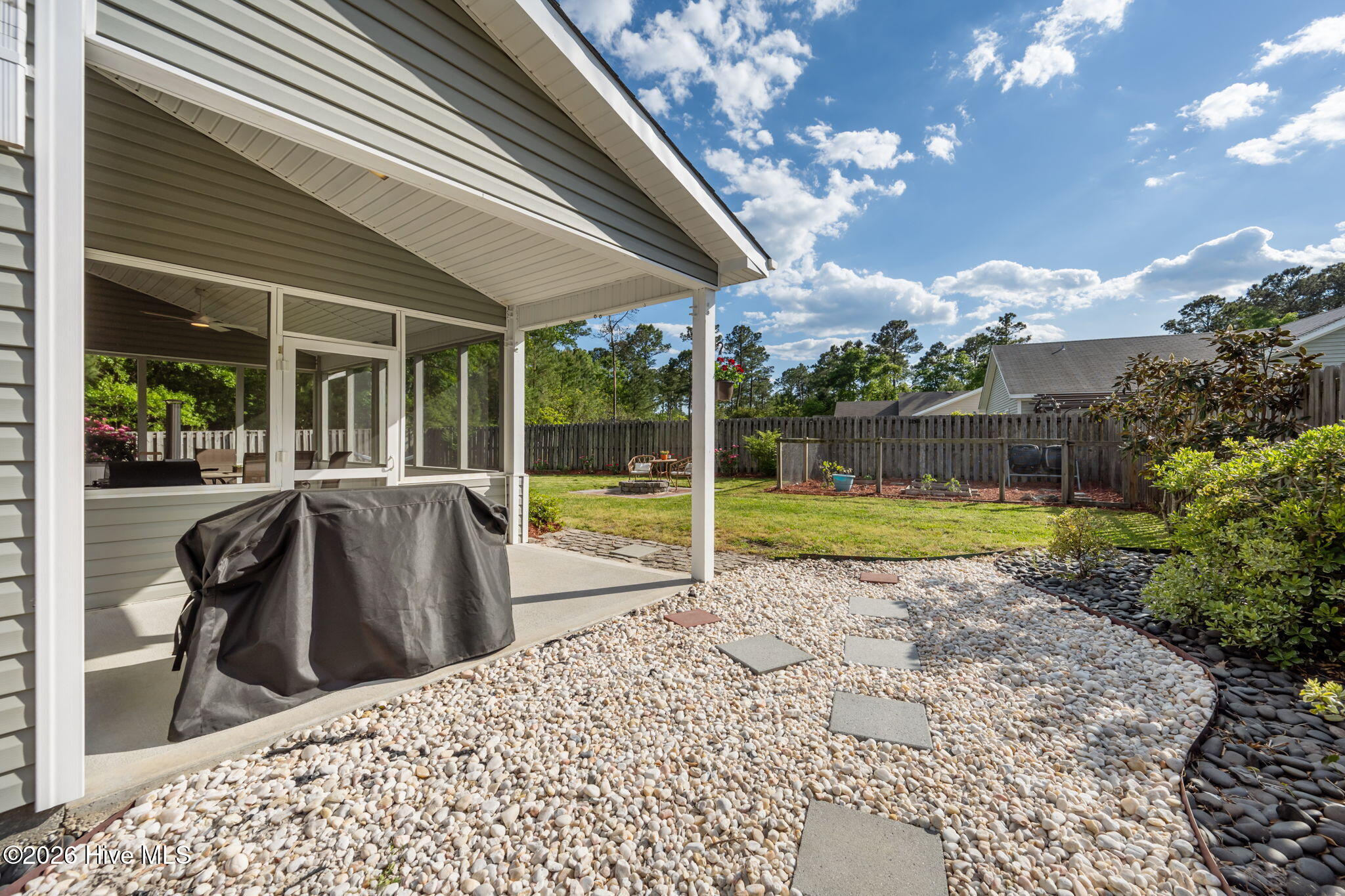 100568567 | Photo 38