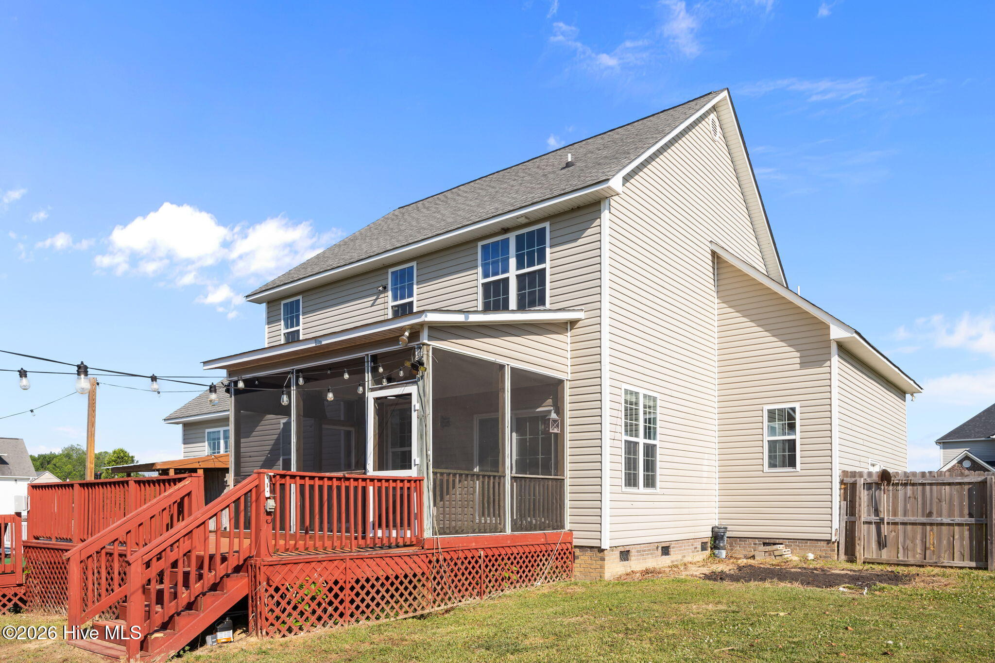 100568078 | Photo 51