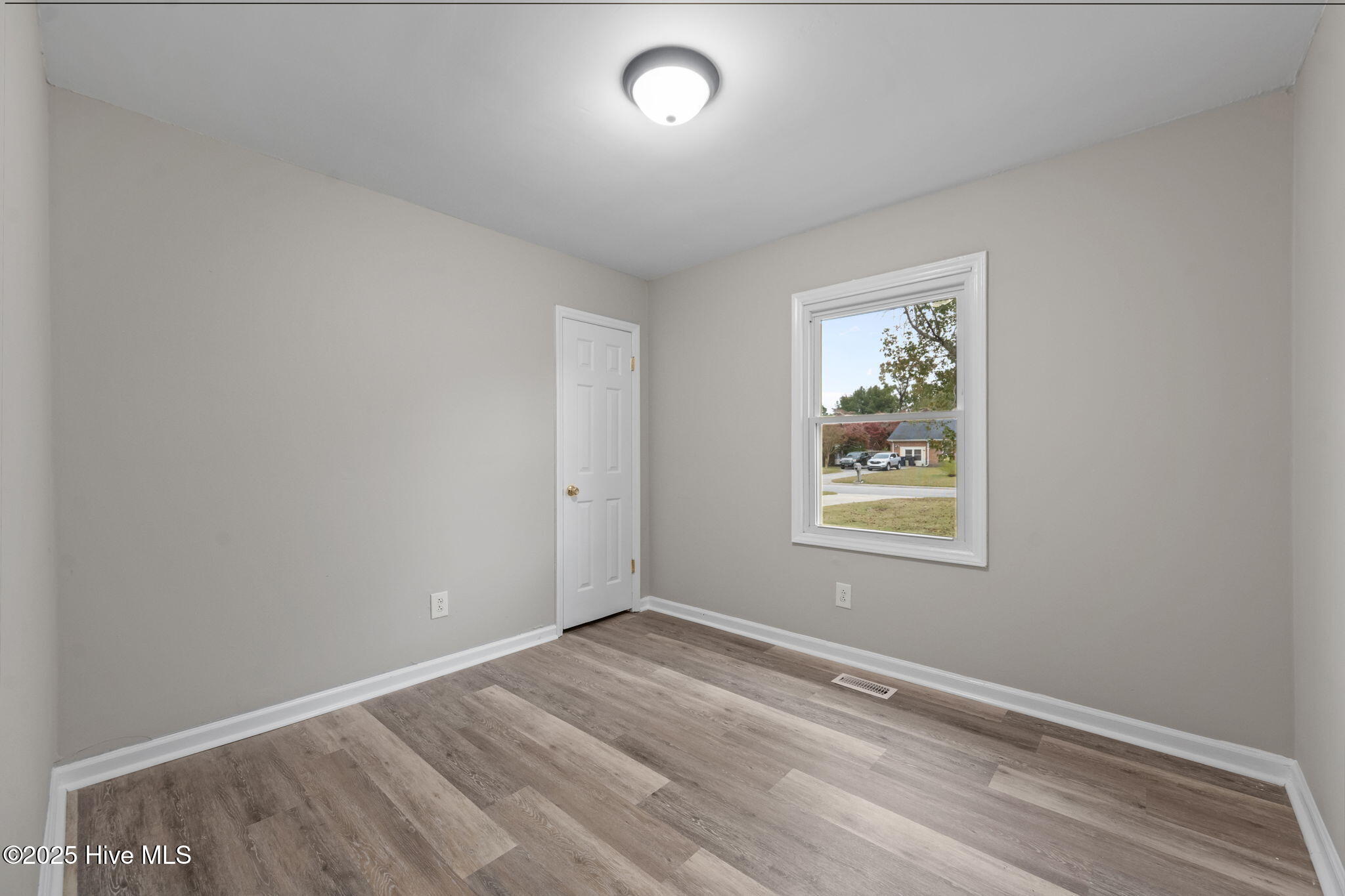 100540509 | Photo 21