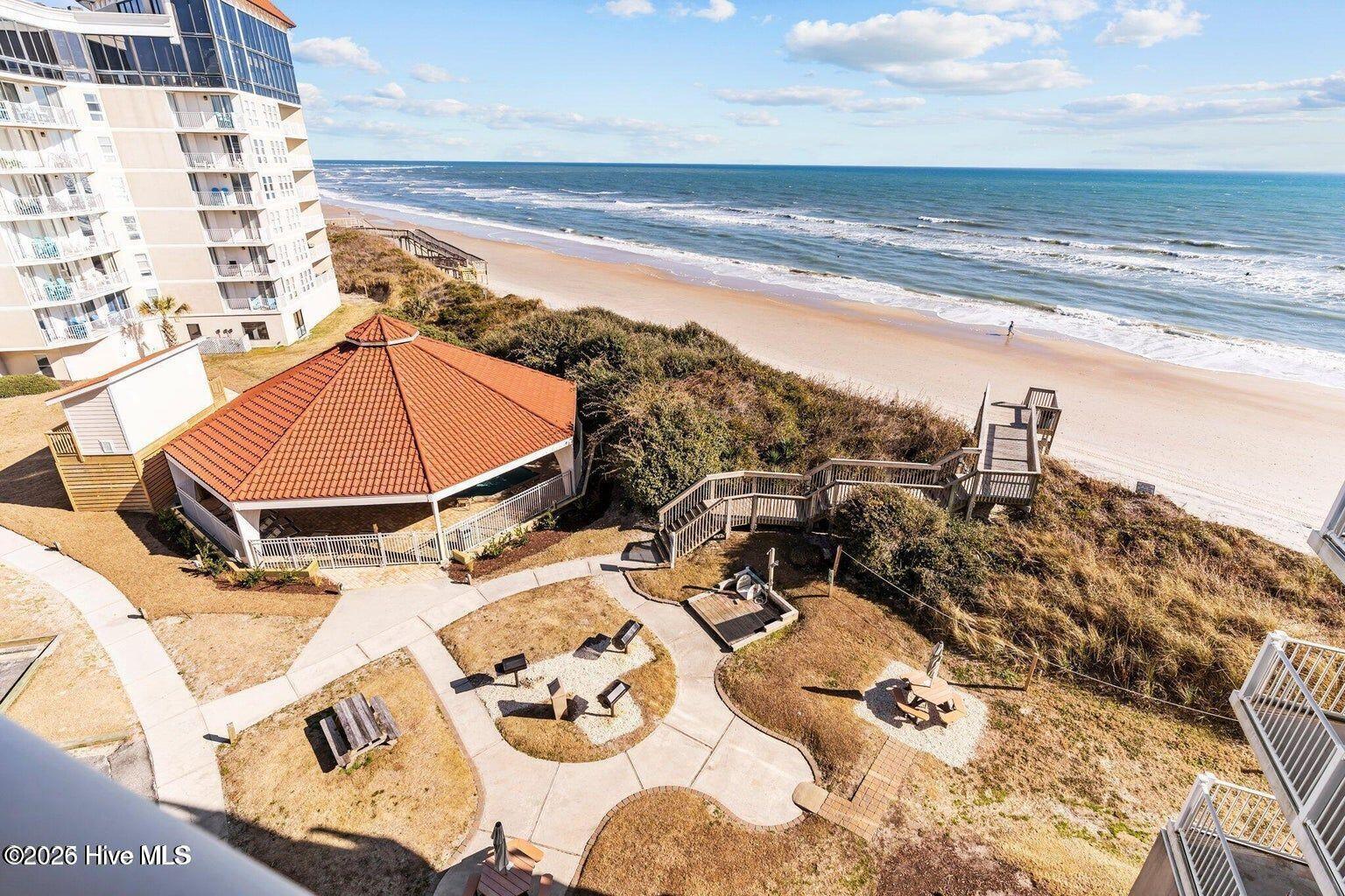 100564198 | Photo 35