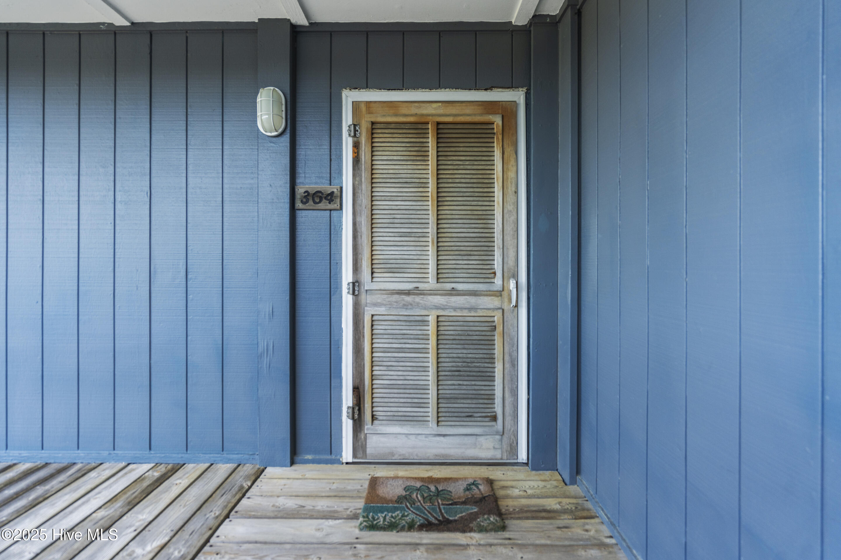 100502561 | Photo 27