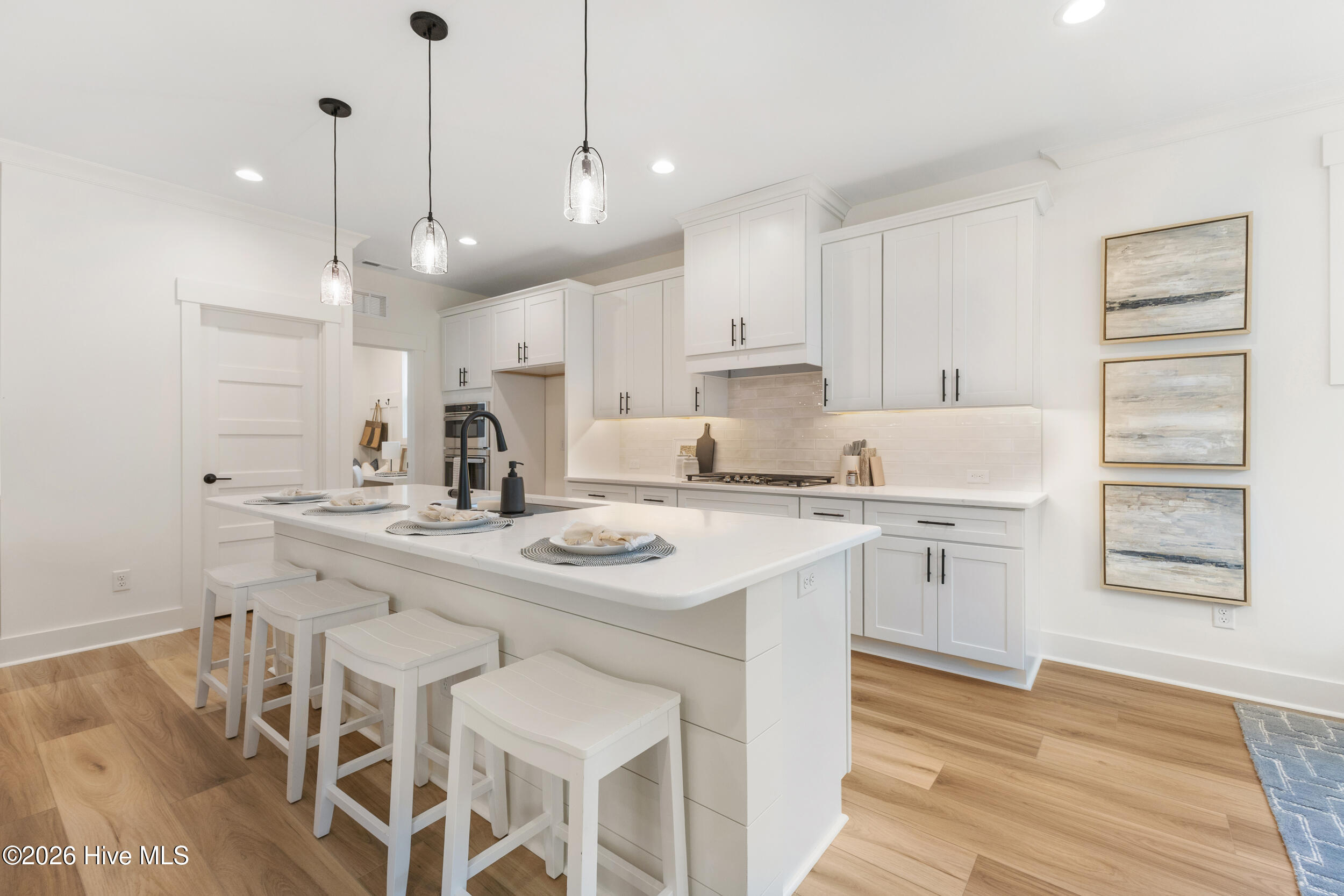 100561477 | Photo 19