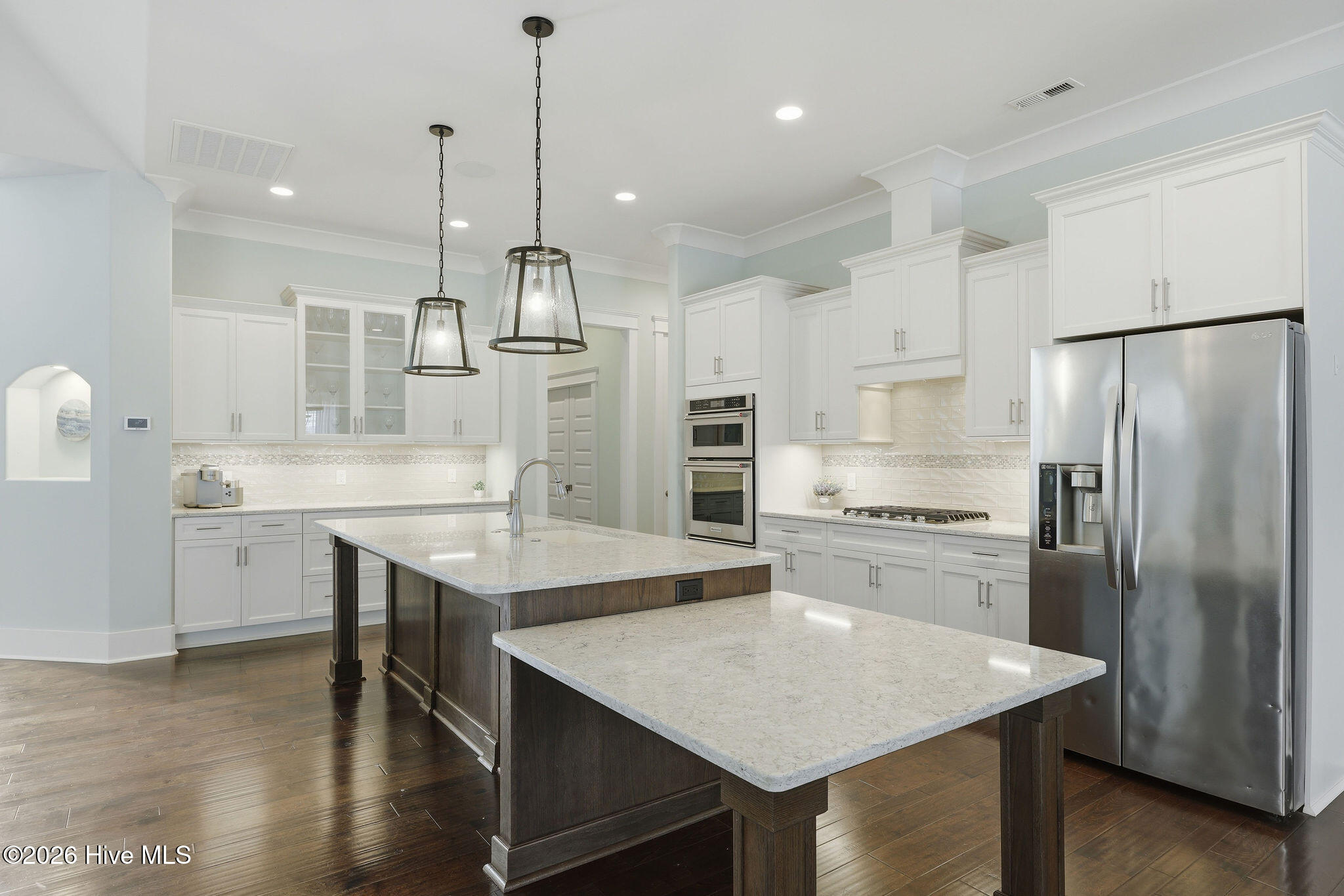 100562967 | Photo 25