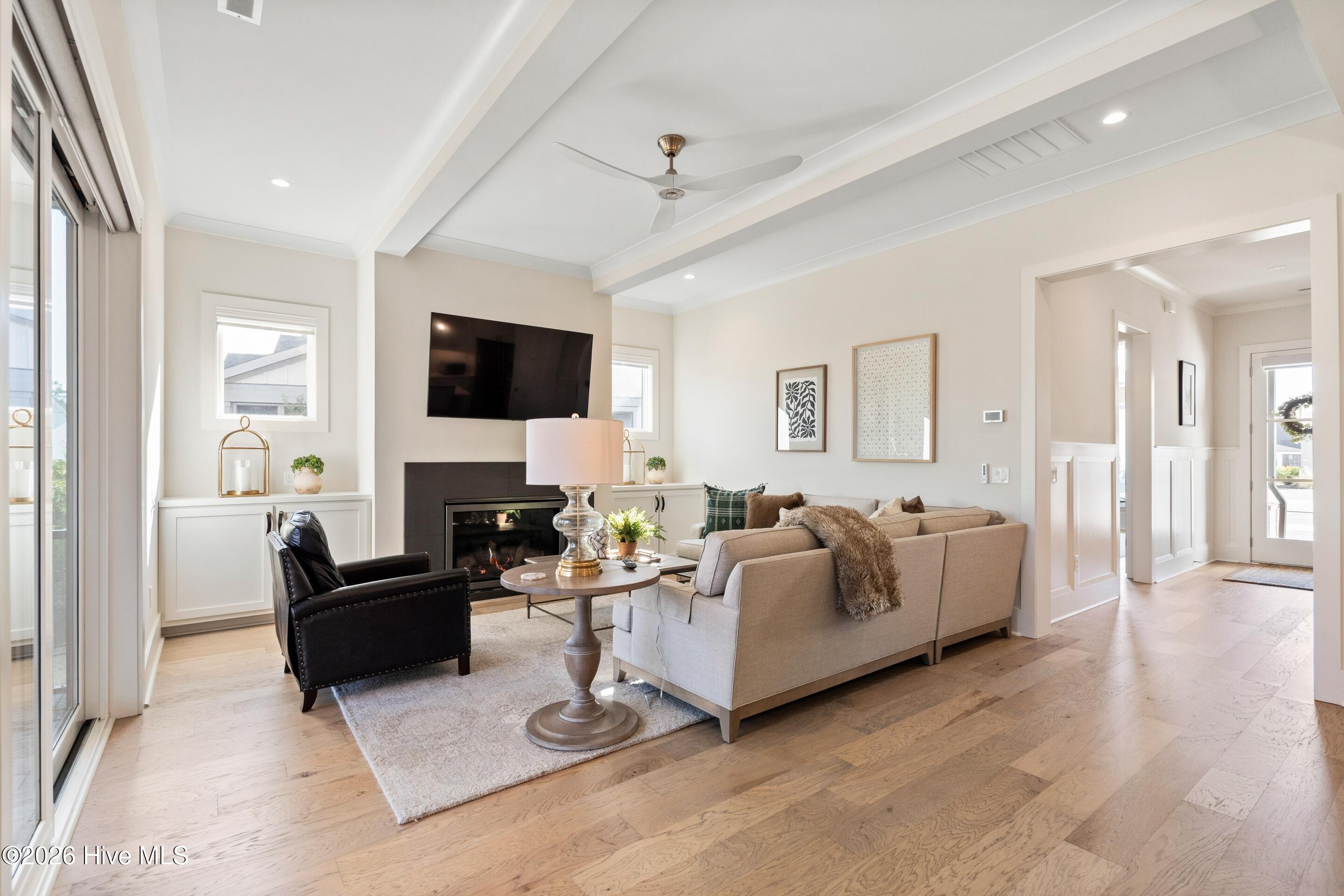 100546830 | Photo 27