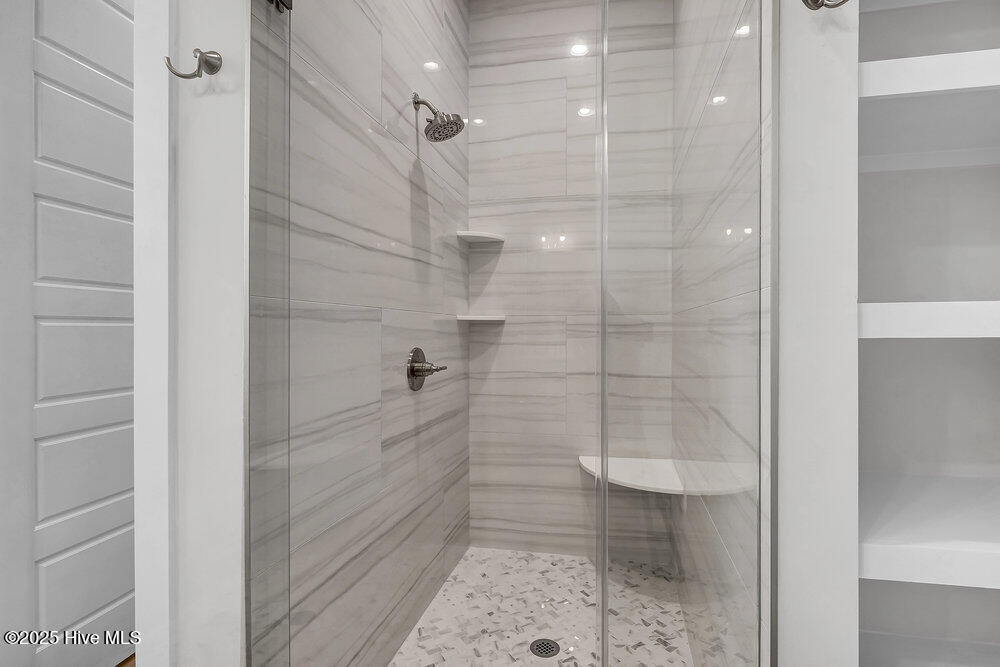 100507962 | Photo 24