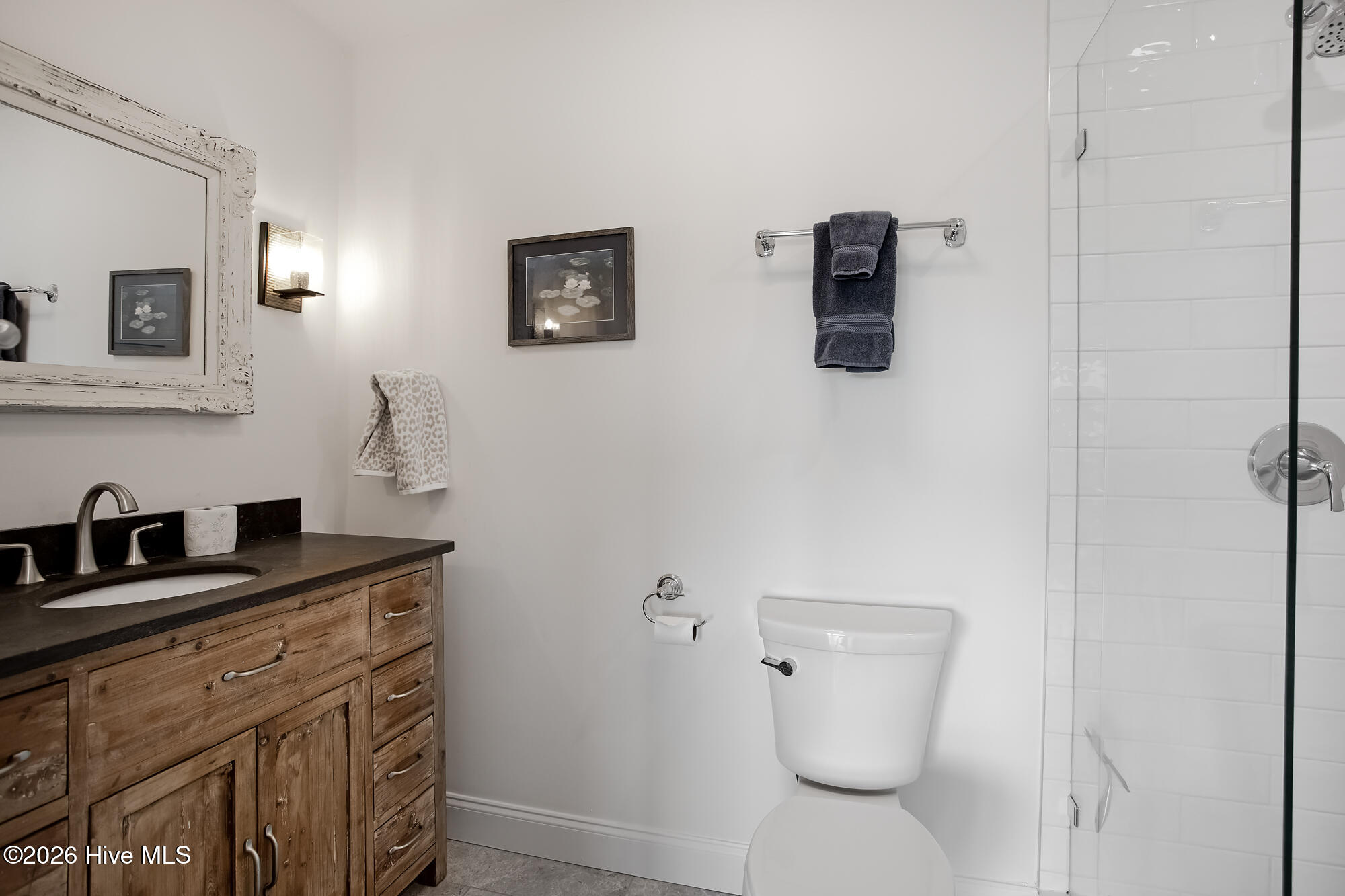 100564405 | Photo 21