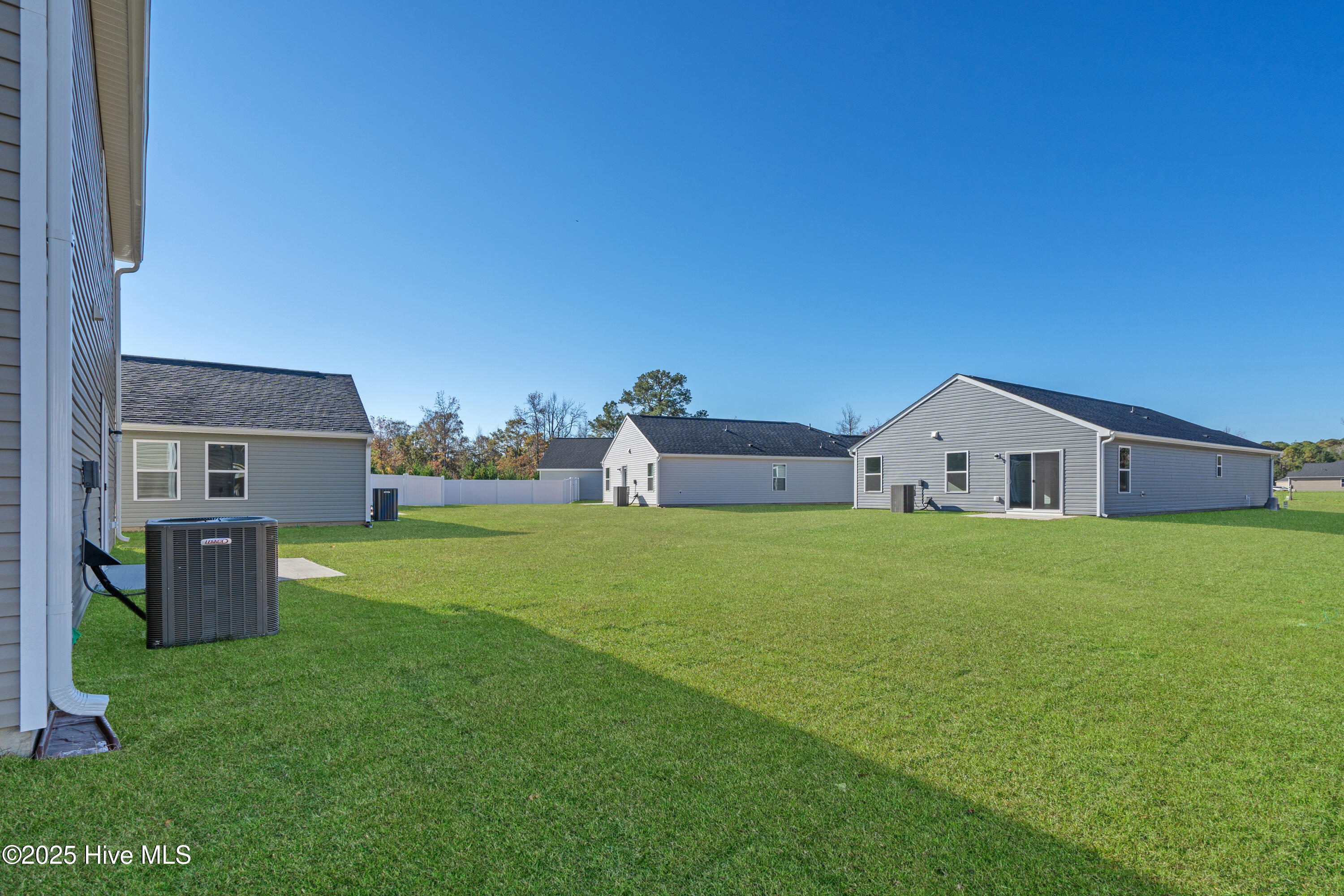 100528308 | Photo 36