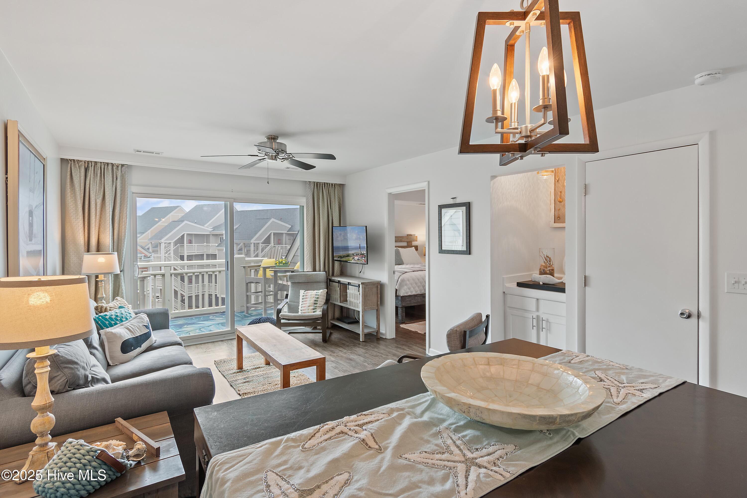 100533789 | Photo 17