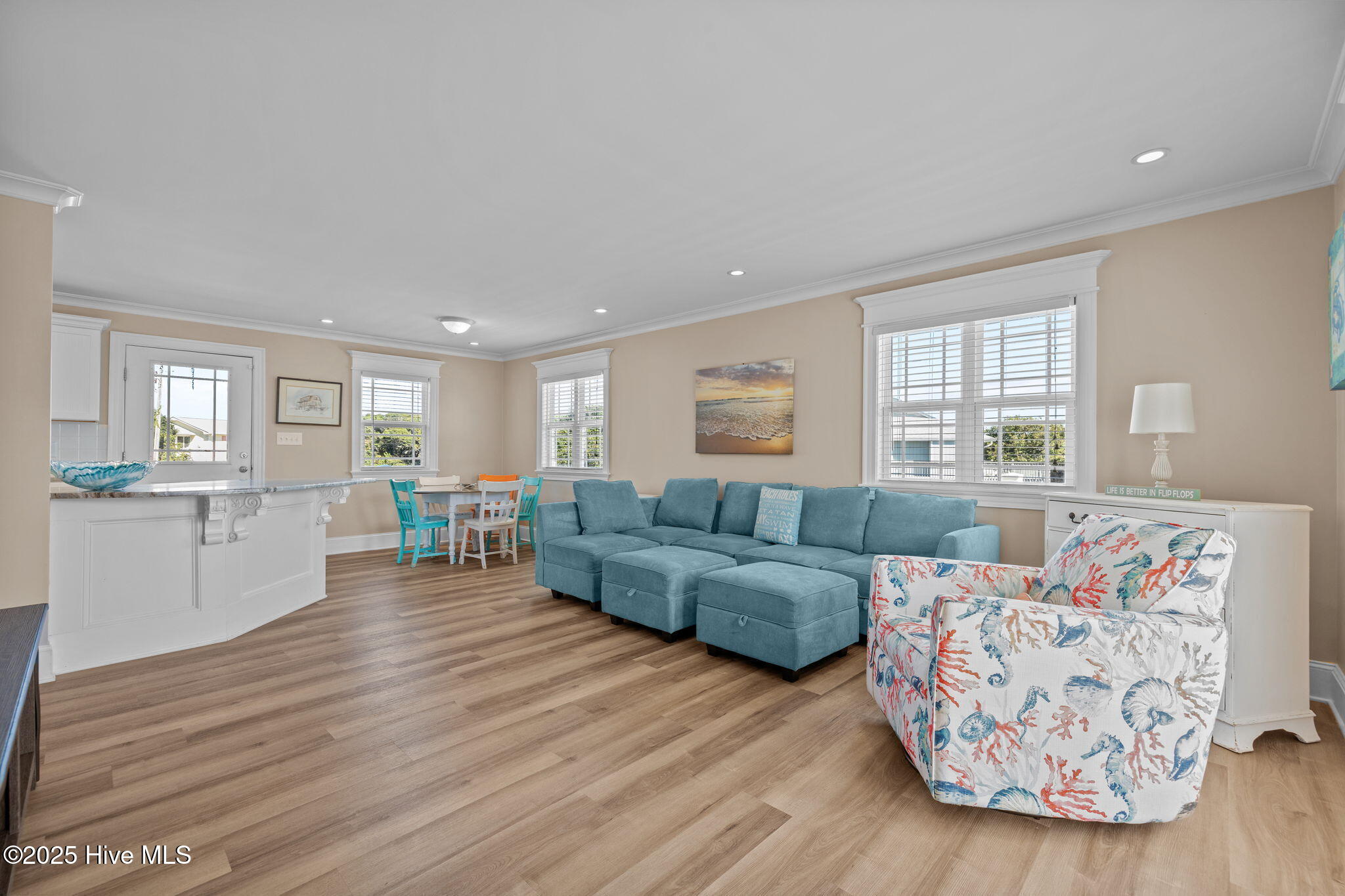 100537842 | Photo 67