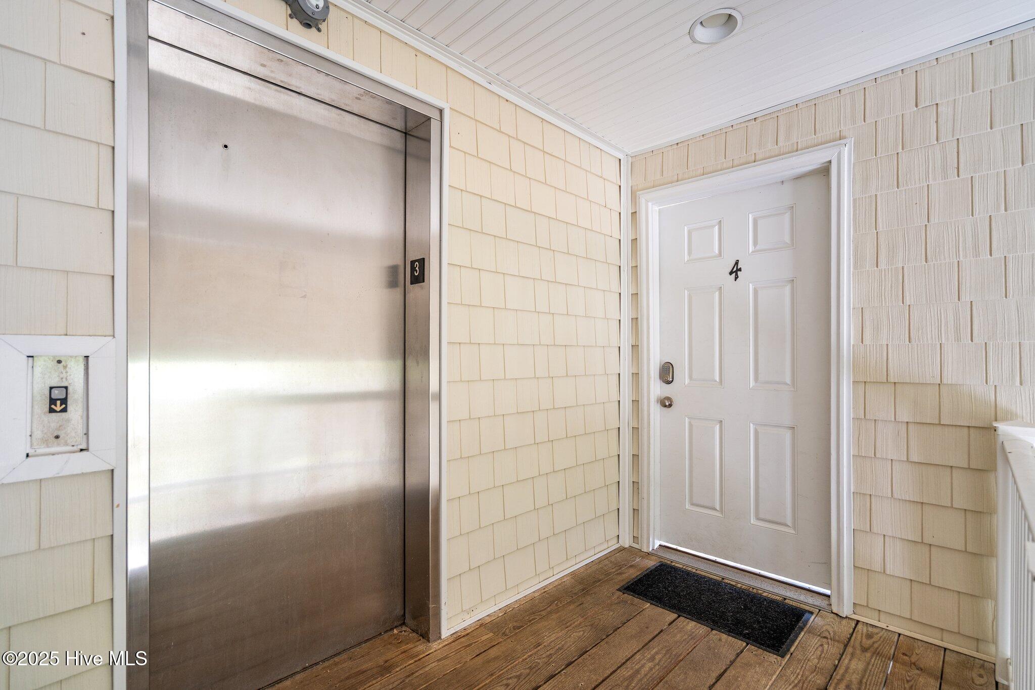 100517725 | Photo 69